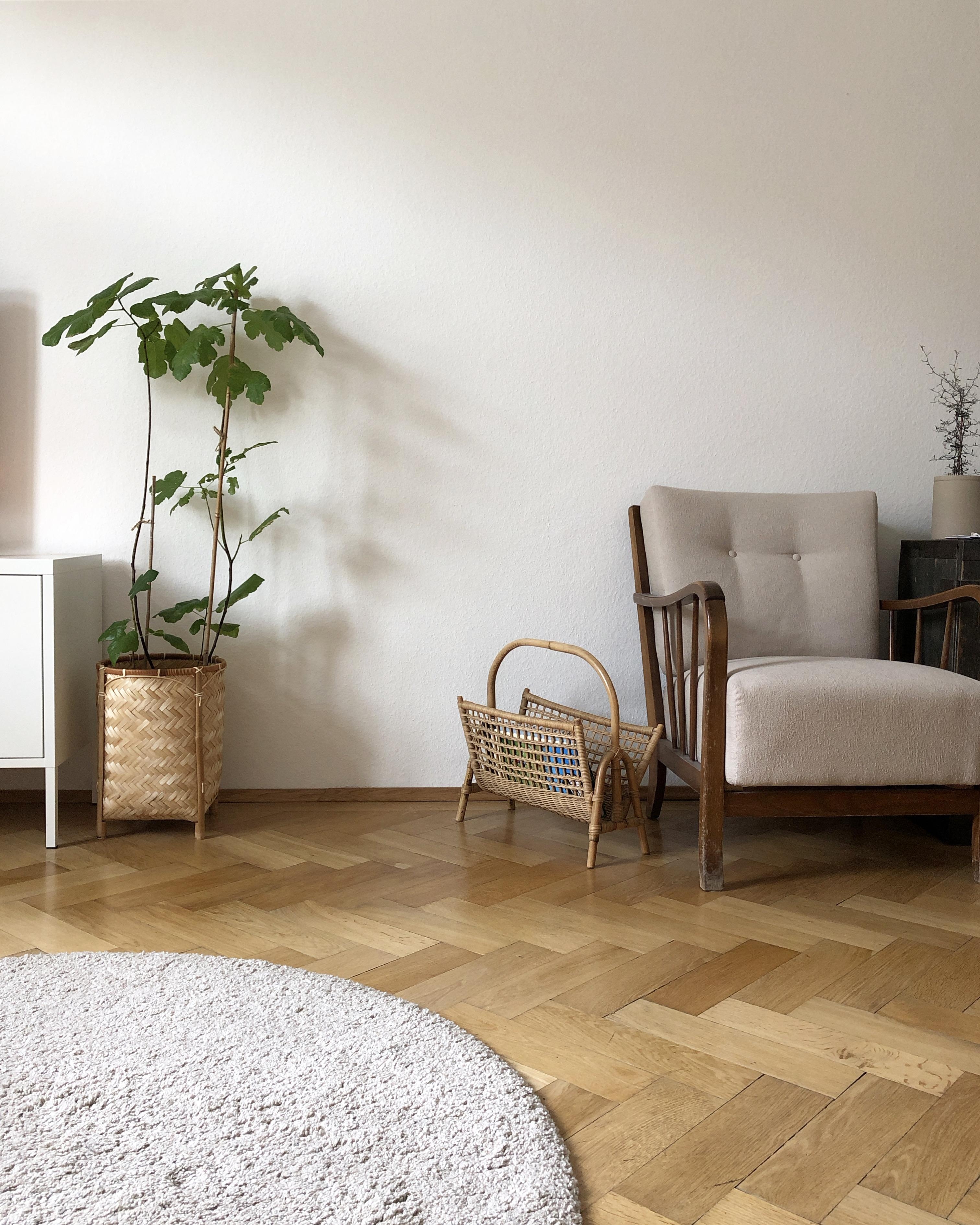 Mal wieder unser alter Sessel von 👵🏼 . #wohnzimmer #altbau #wohnzimmerinspo #minimalistisch 