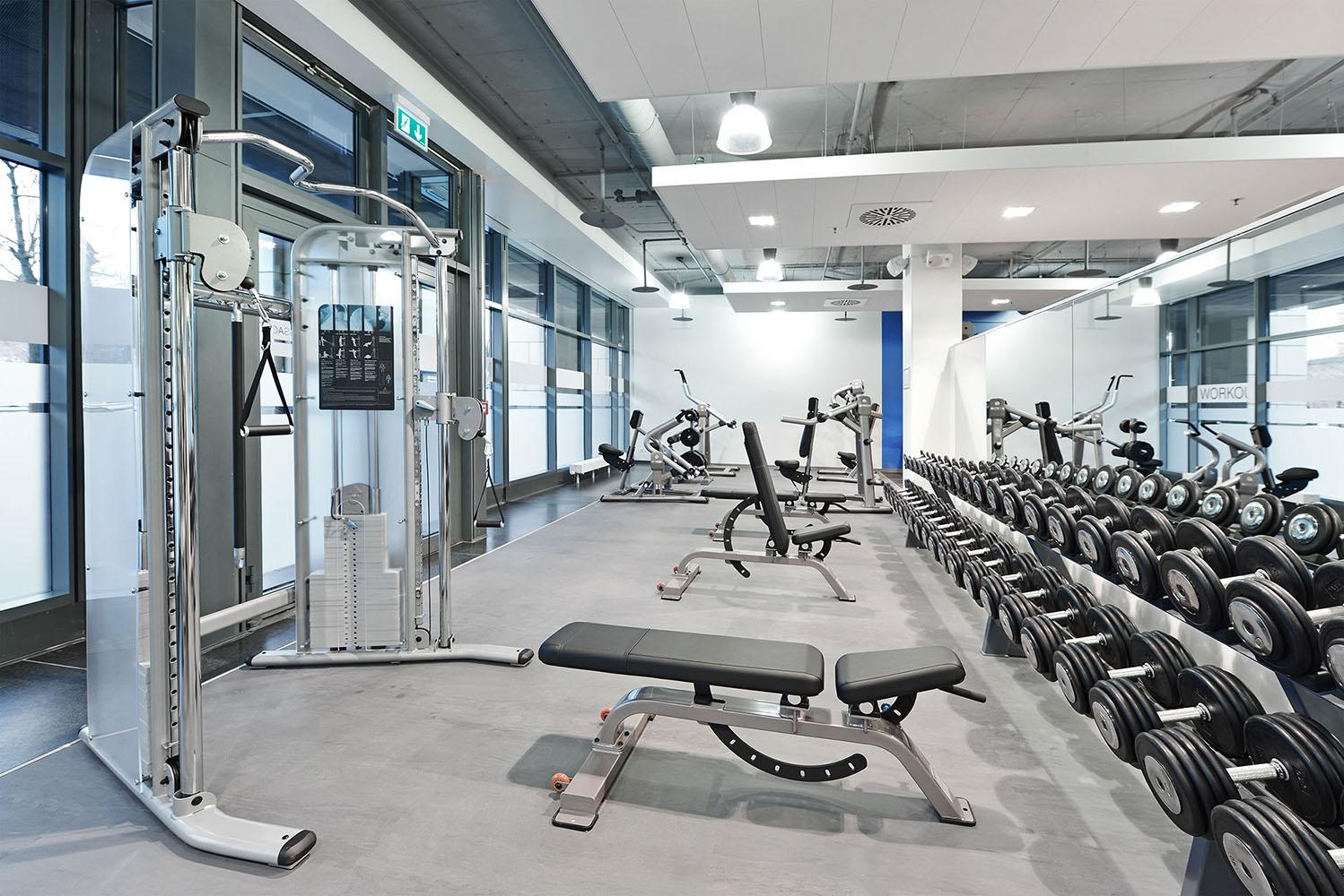 MAP Sports Club Gewichte #fitnessraum ©SYRA_Schoyerer Architekten BDA