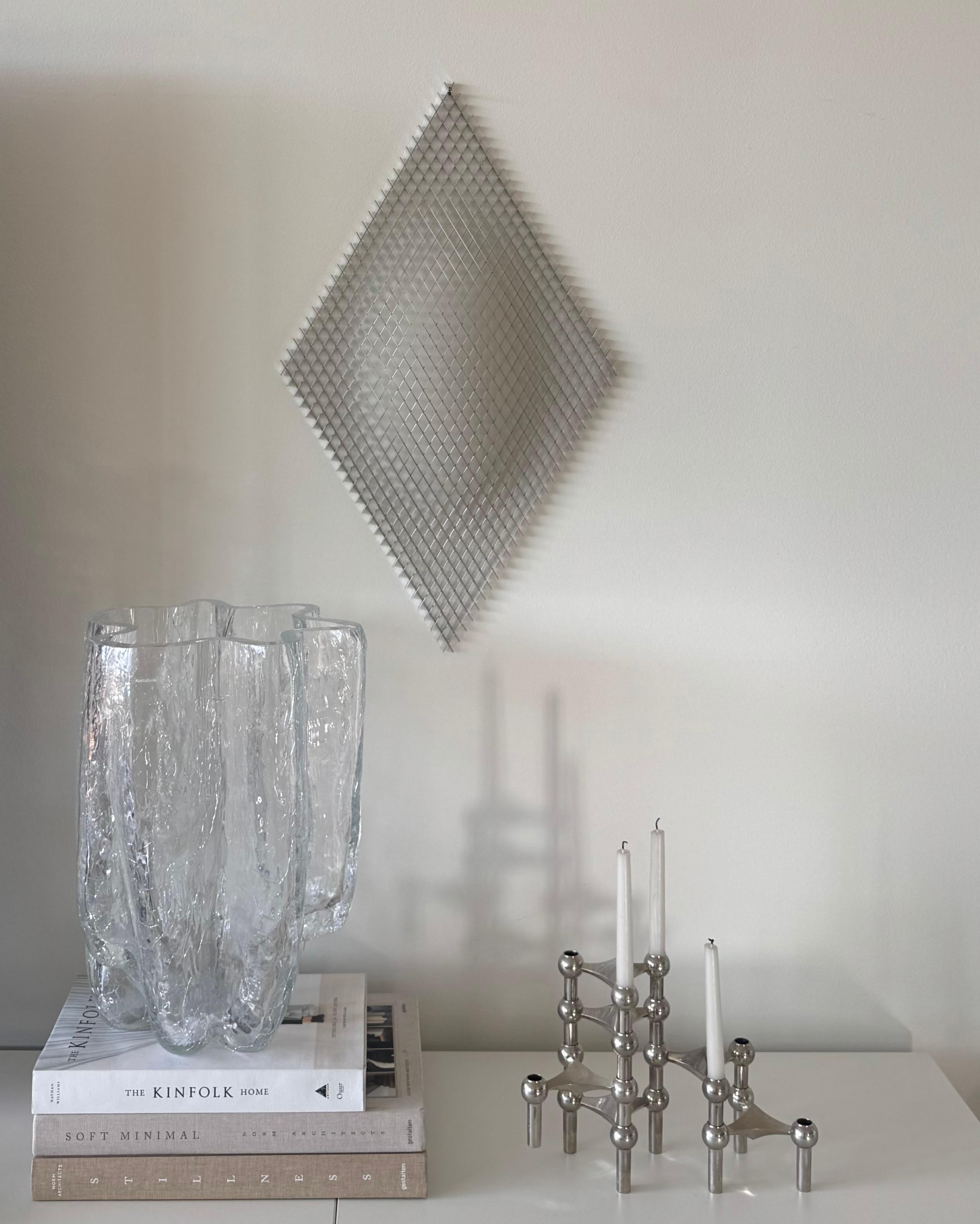 Materialmix 🤍🩶✨
#glas #vase #chrom #kerzenhalter #kerzen #stahl #schale 