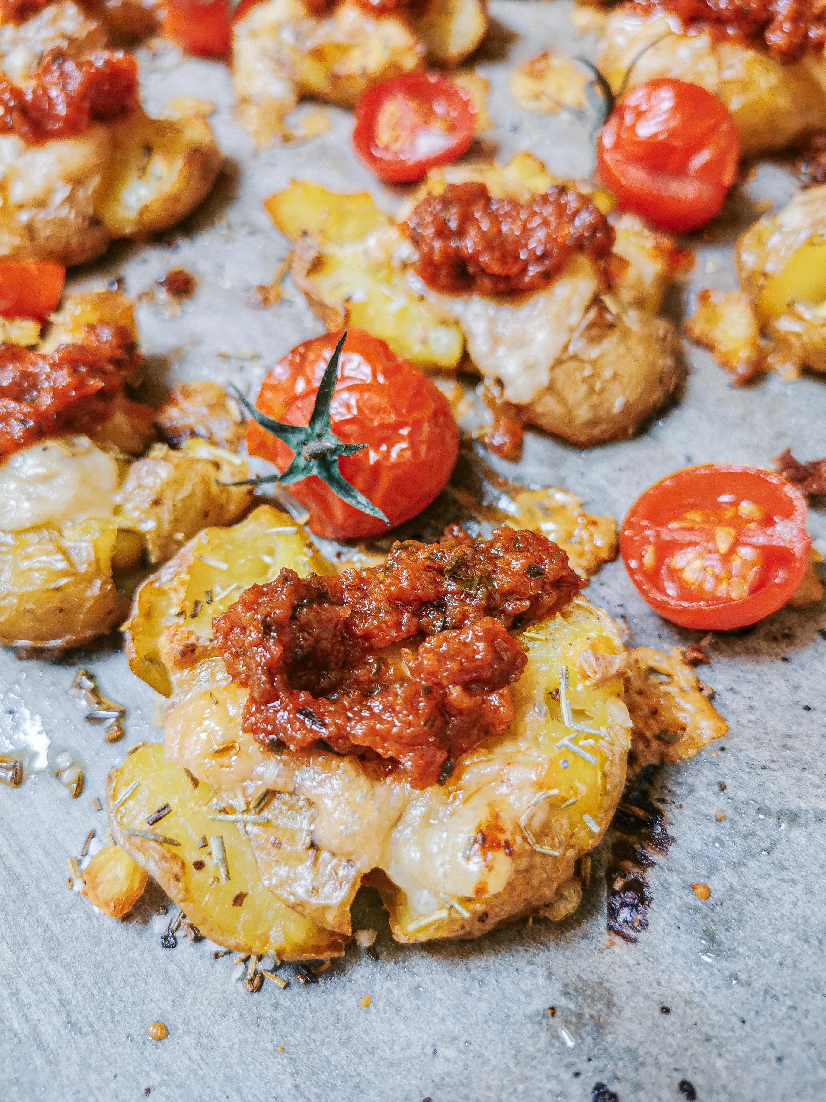 Mediterrane Quetschkartoffeln. Ein schnelles, einfaches Gericht... Auch perfekt wenn mal Kartoffeln übrig bleiben🥳
