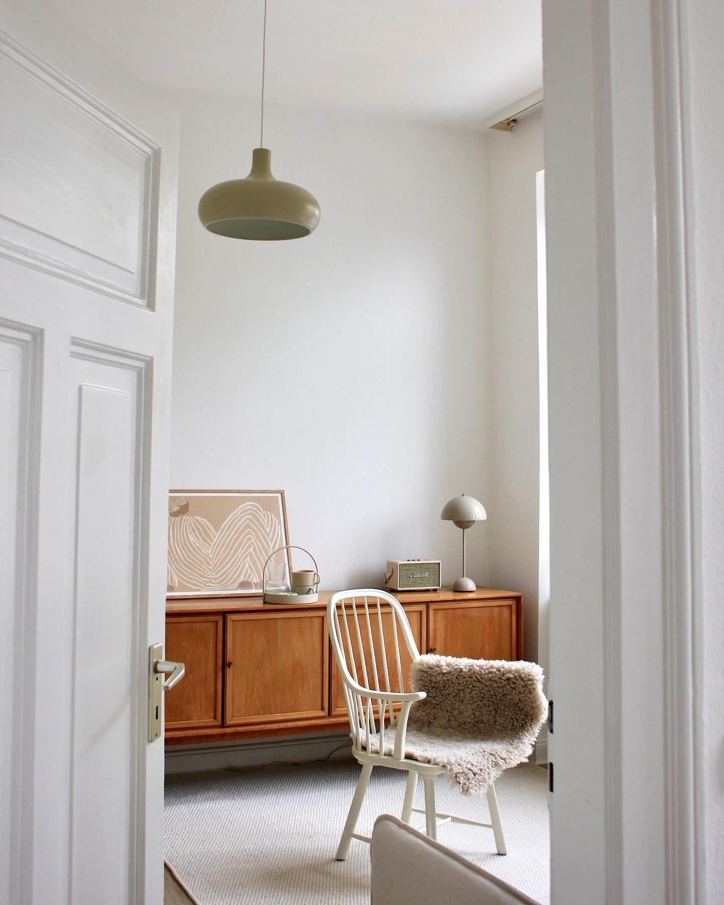 Mein 10€ Flohmarkt Stuhl 🤍 #liebe #sessel #stuhl #wohnzimmer #livingroom #40qm #zuhause #interieur #wohnen #gemütlich