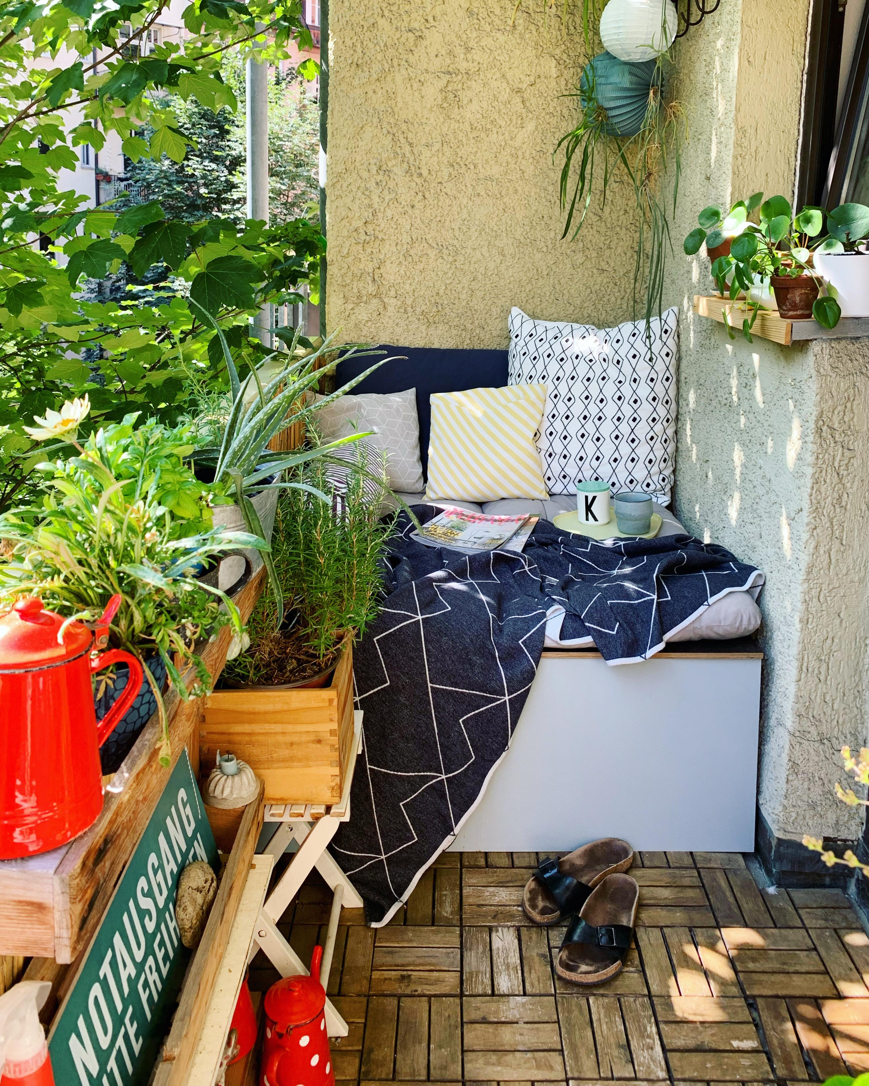 Mein persönlicher Sommer Hotspot 😎☀️
#balkon #sommer #podest #lovelounge #selbstgebaut #diy #pflanzen #couchliebt