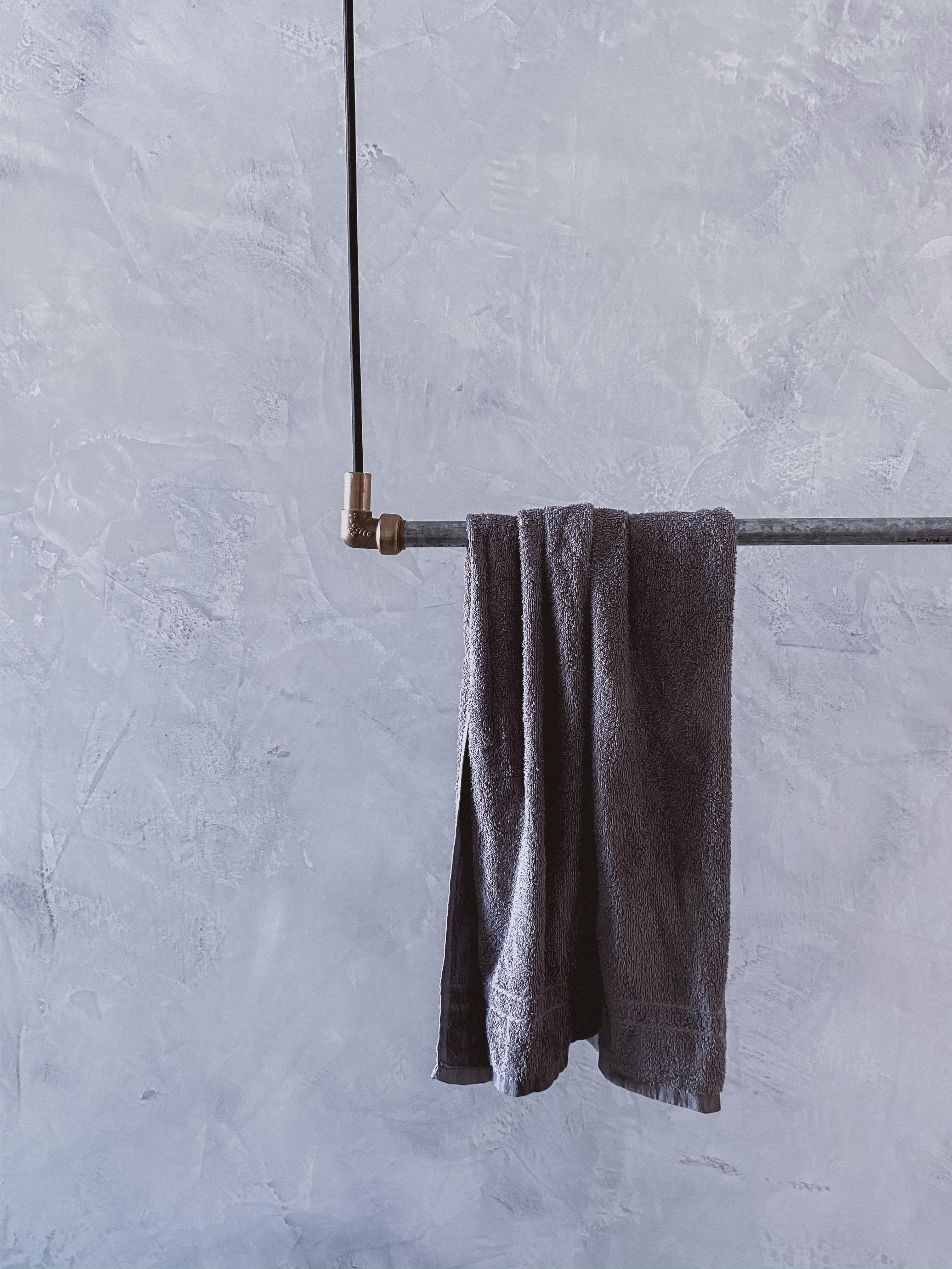 Mein schönster Handtuchhalter baumelt von der Decke #diyhome #bathroom