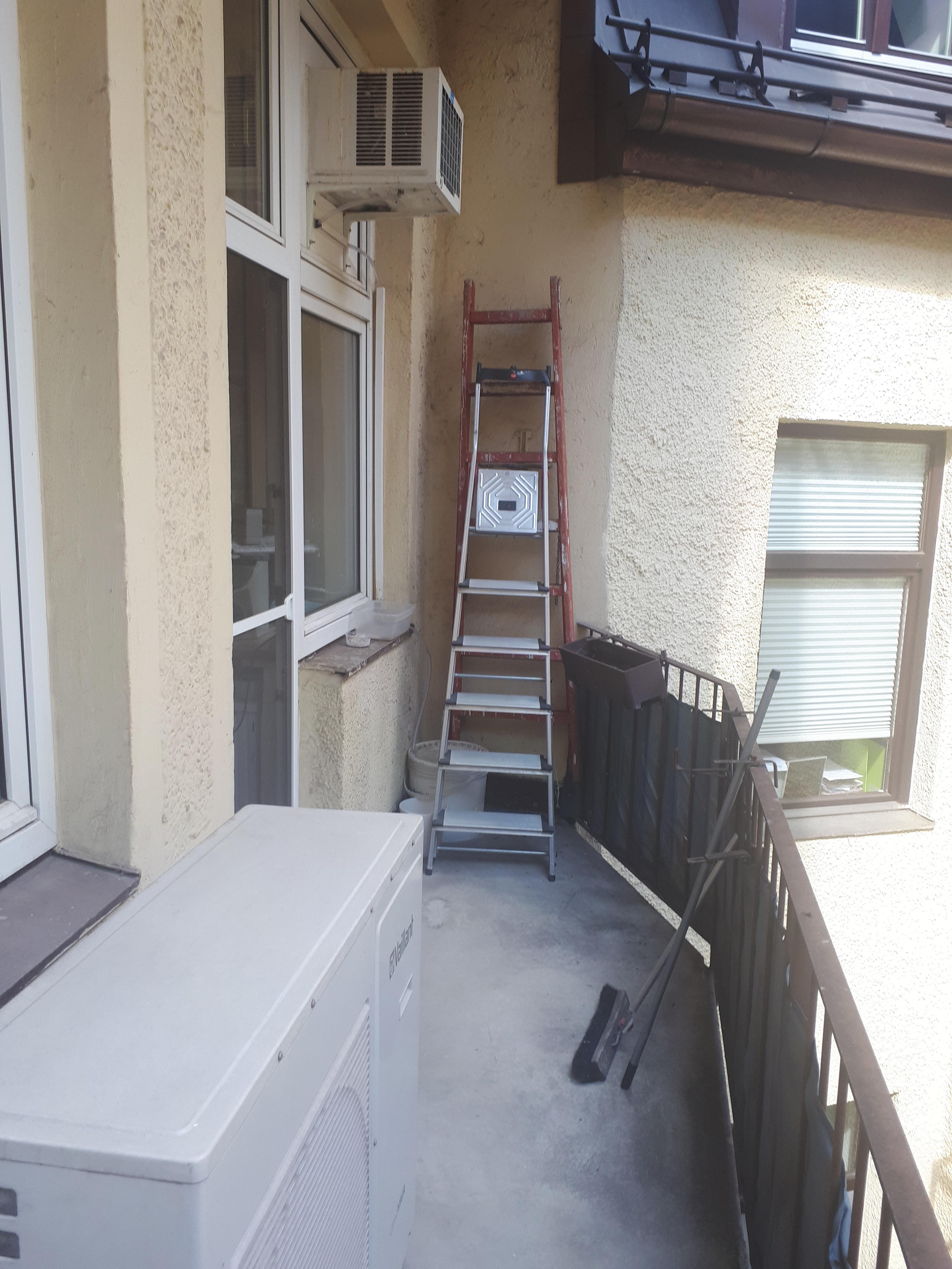 #meinbalkon Ein Trauerspiel: Unser Labor-Balkon! nach einer Reinigungsaktion würde er gerne in neuem Glanz erstrahlen;) 