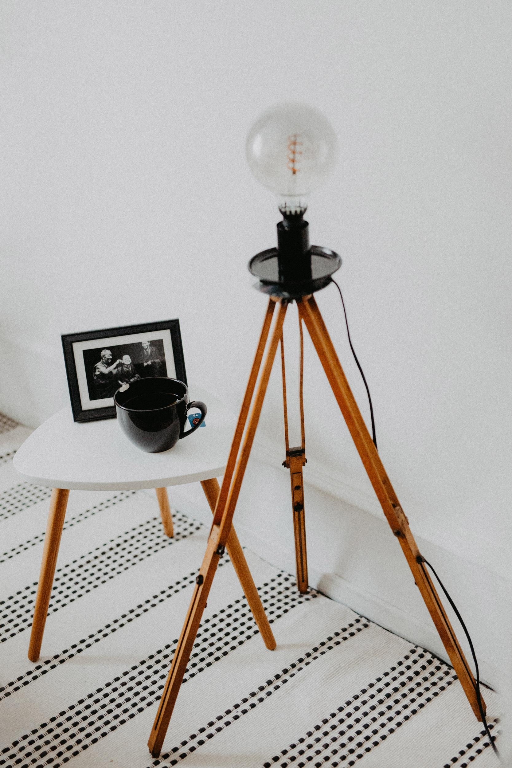 Meine DIY Lampe hat endlich ein Plätzchen gefunden :-) #diy #homedecor #lampe #selbstgebaut #retro 