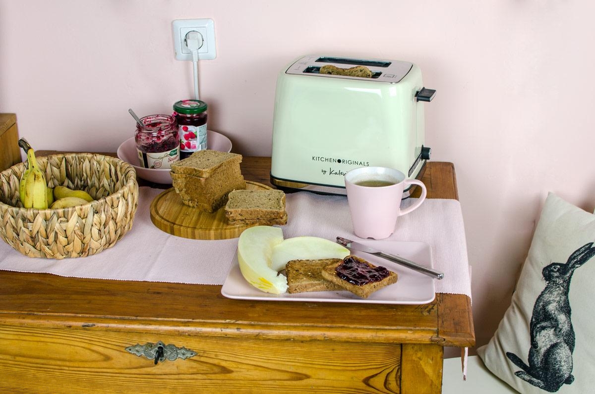 Meine #Küche mit Vintage Accessoires :-D
#interior #kitchen #antik #toaster #retro #retrotoaster #thepotsdamproject 
