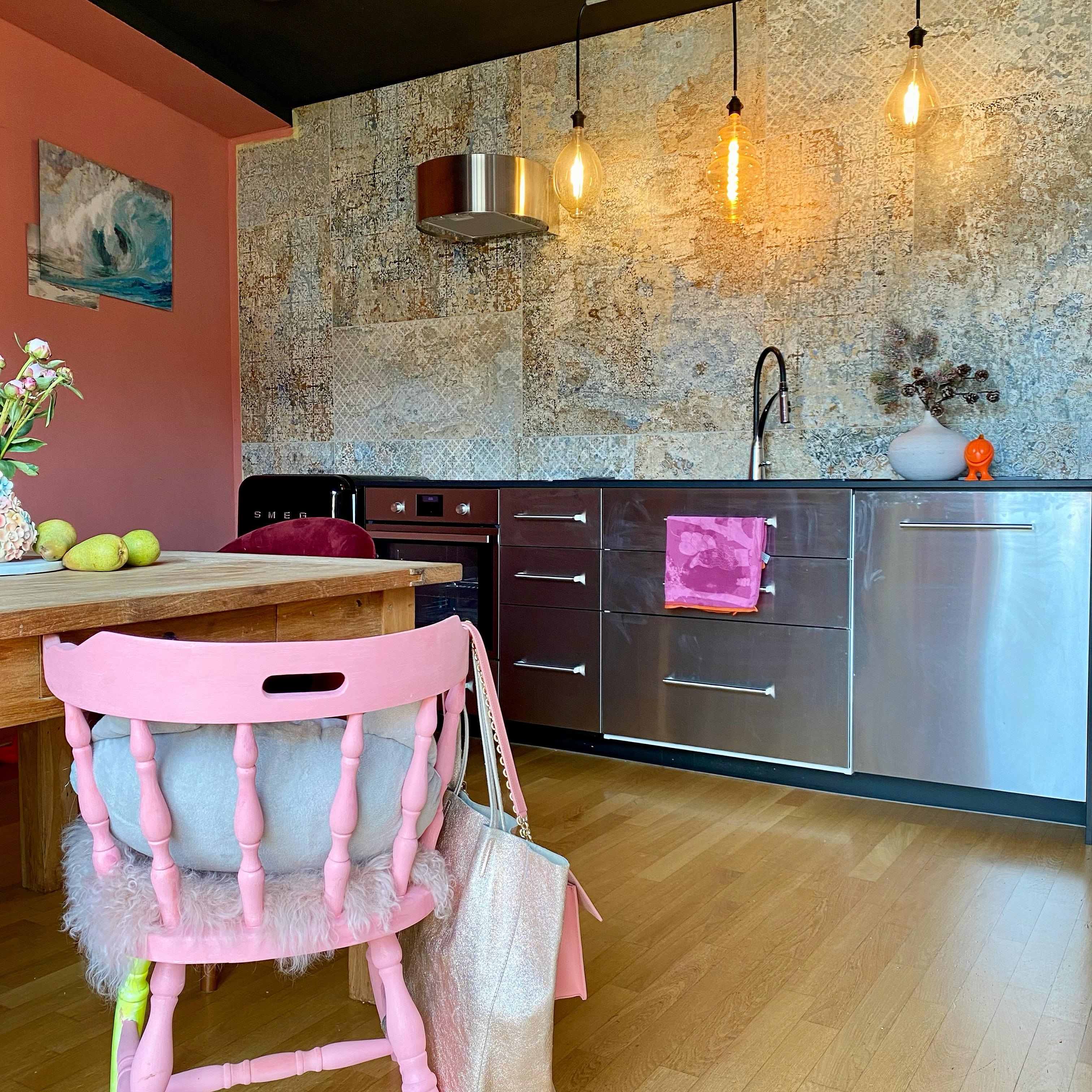 Meine Küchenzeile...ich überlege noch, welche Fronten mir besser gefallen würden. Vielleicht pink?
#küche #rosa