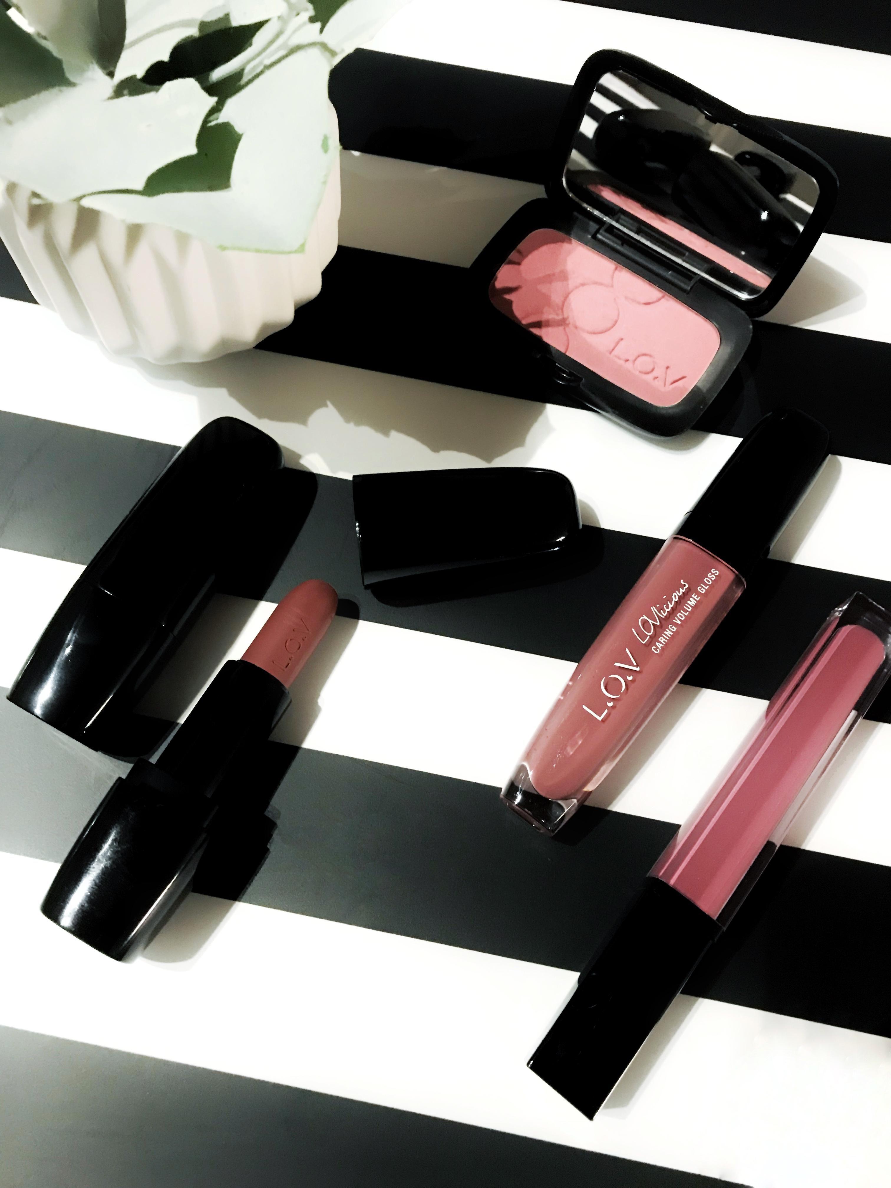 Meine momentanen #beautyfavoriten in nude-pink. #lippenstift #nudes #pink #rouge #beauty #lipgloss #makeup