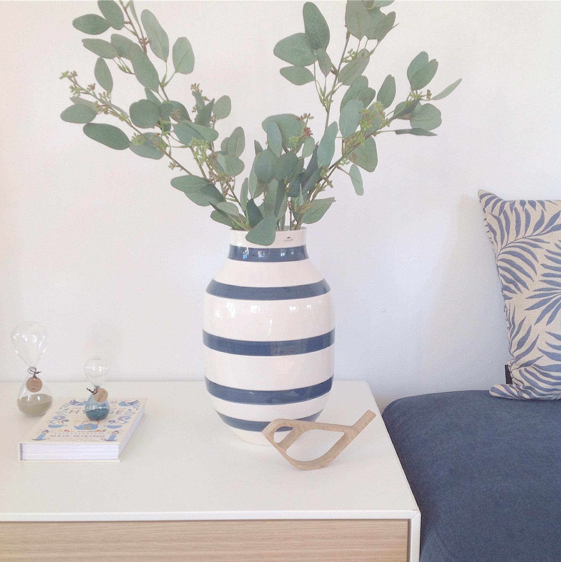 Meine neue Lieblingsfarbe '" Blau"🎨 #living #Vase #Eukalyptus #Wohnzimmer # Skandinavisch #Dekoration #interior