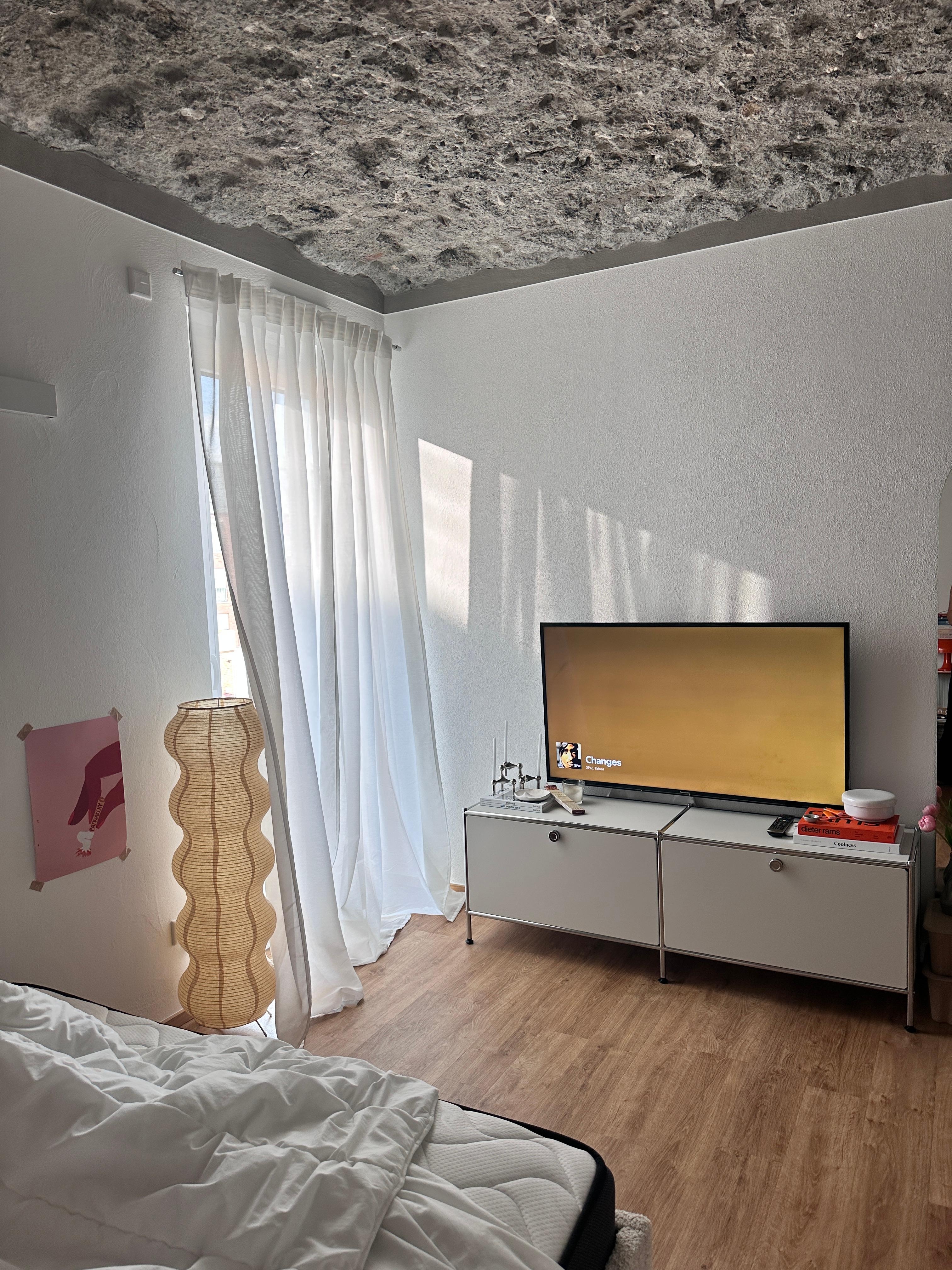 meine wohnung in einem renovierten hochbunker :) liebs hier so 