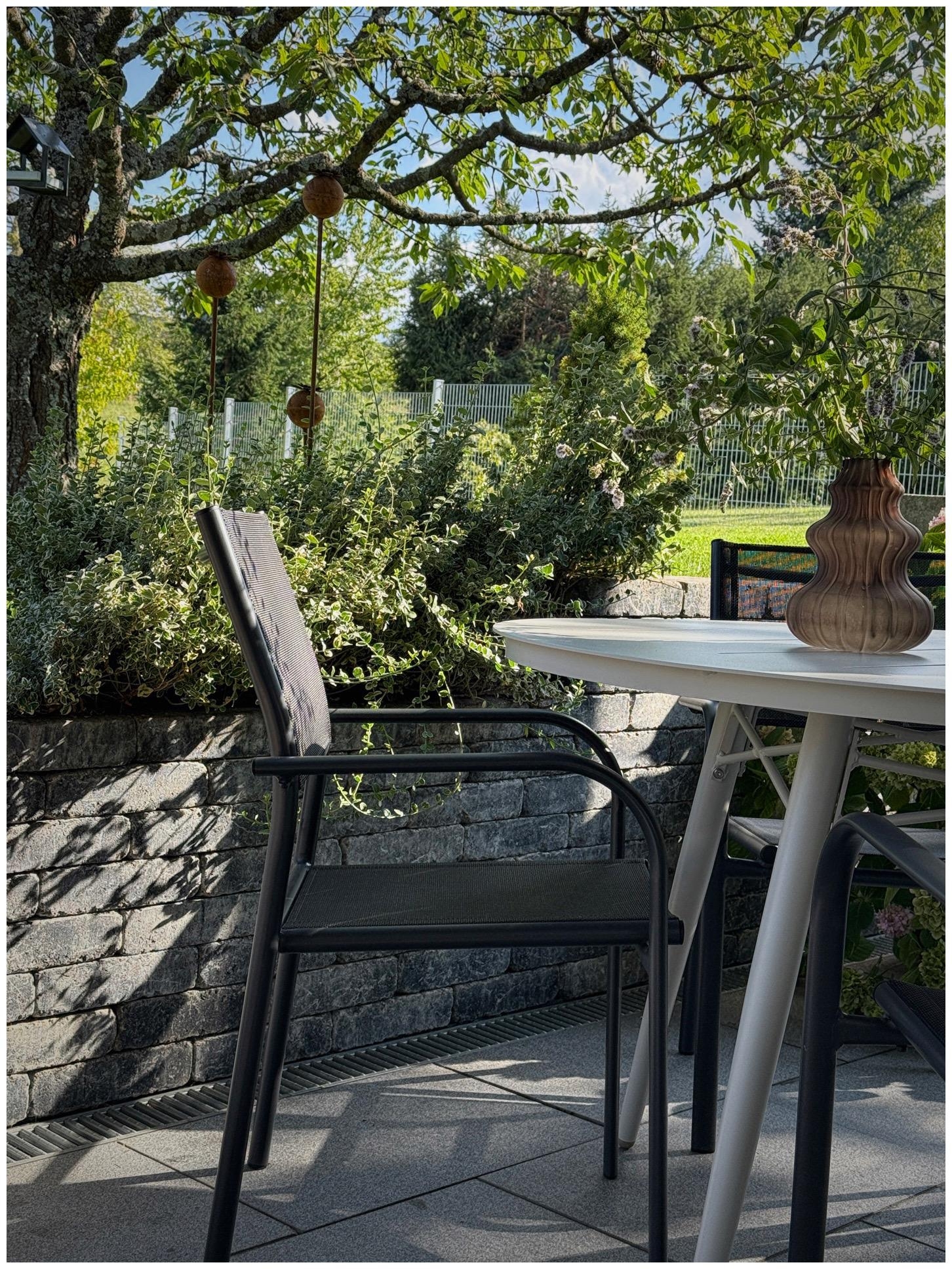 Minze aus dem Garten in der Vase - das duftet herrlich! #Garten #Terrasse