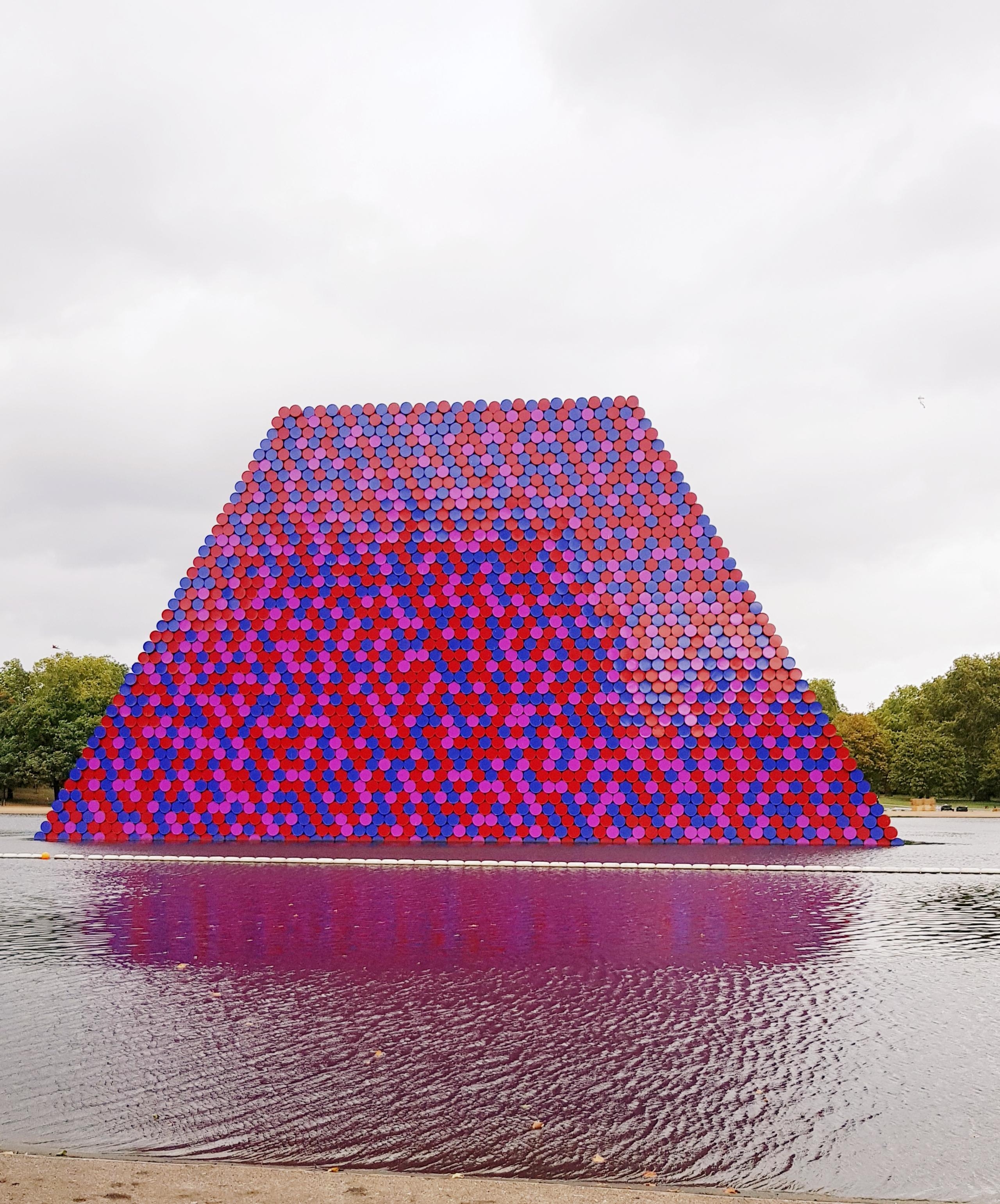 Mit 7506 Ölfässern hat Christo ein Kunstwerk im Hydepark geschaffen. Das musste ich mir anschauen. #tagestripp #london