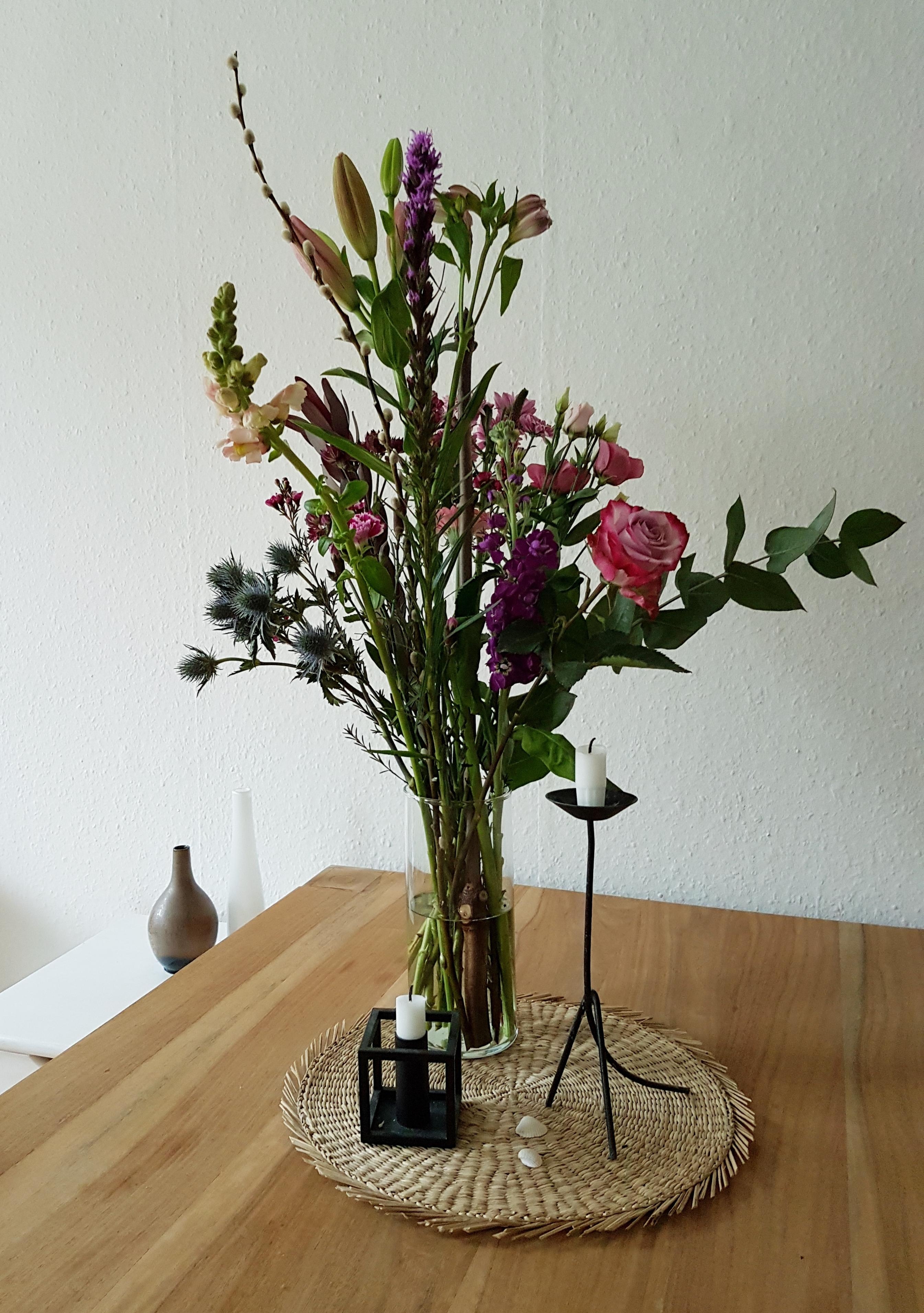 Mit Blumen ins Wochenende ❤ 

#Blumenliebe #Blumen #freshflowerfriday 