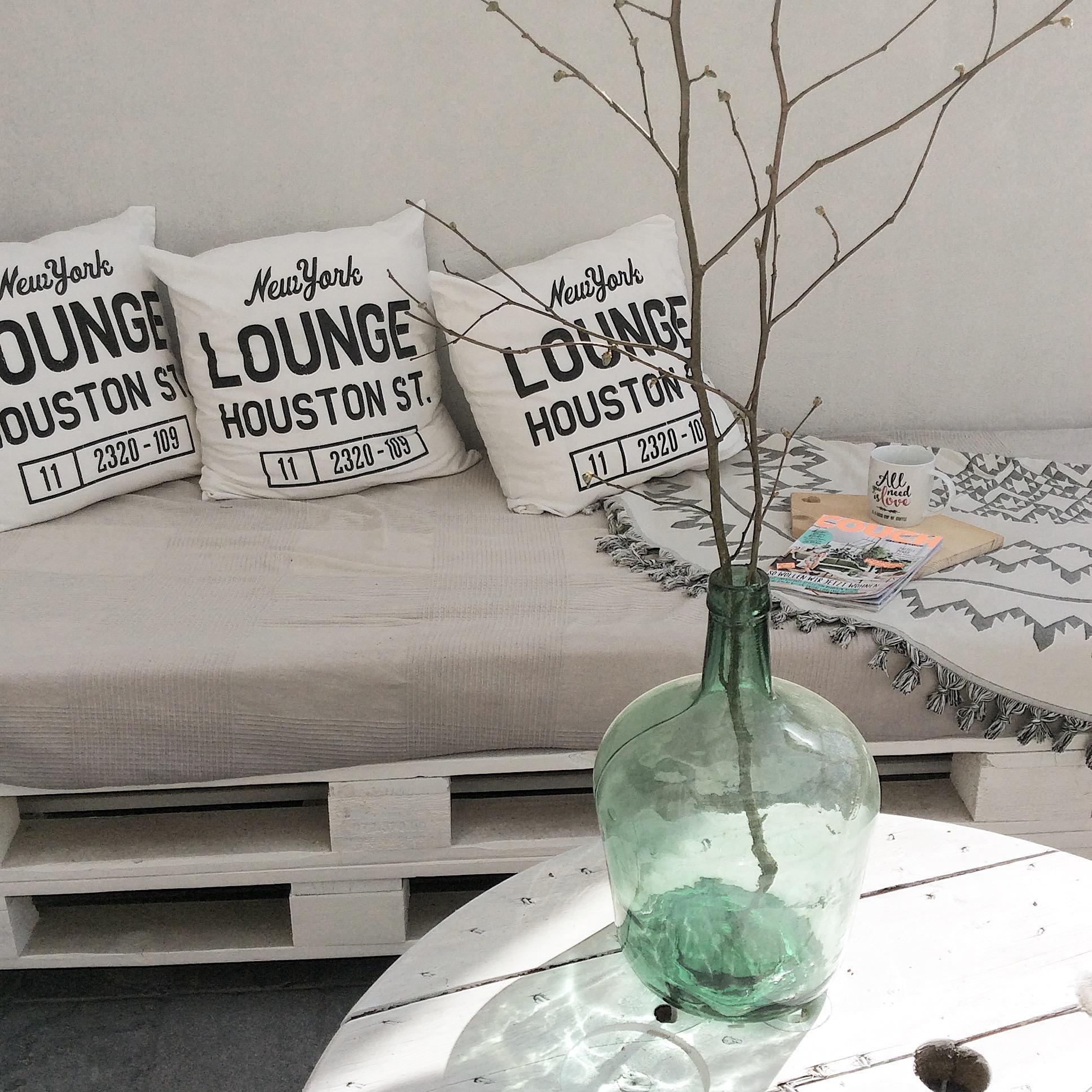 Mit dem #couchmagazin auf die #chilloutlounge und den #kaffee genießen ☕️❤️