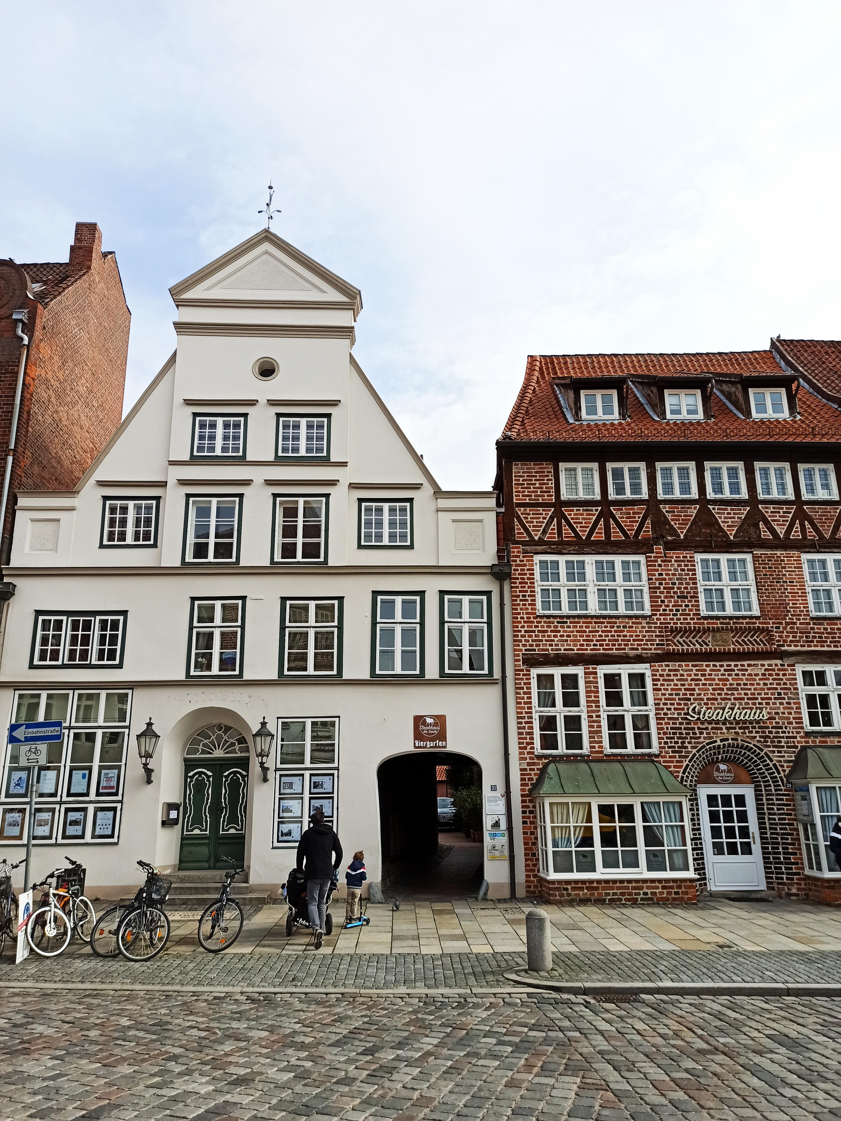 Mit drei kleinen Kindern zur Hausbesichtigung nach Lüneburg. War ein Erlebnis!!! #lüneburg #endlichmalwiederrausgekommen