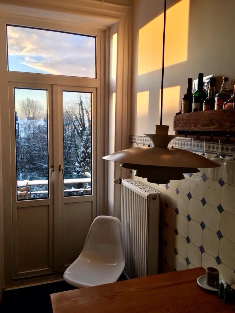 Mit solchen #wintermorgen halte ich noch etwas länger aus bis zum Frühling...#küchenlichtblick #hamburgerfliesen #altbau