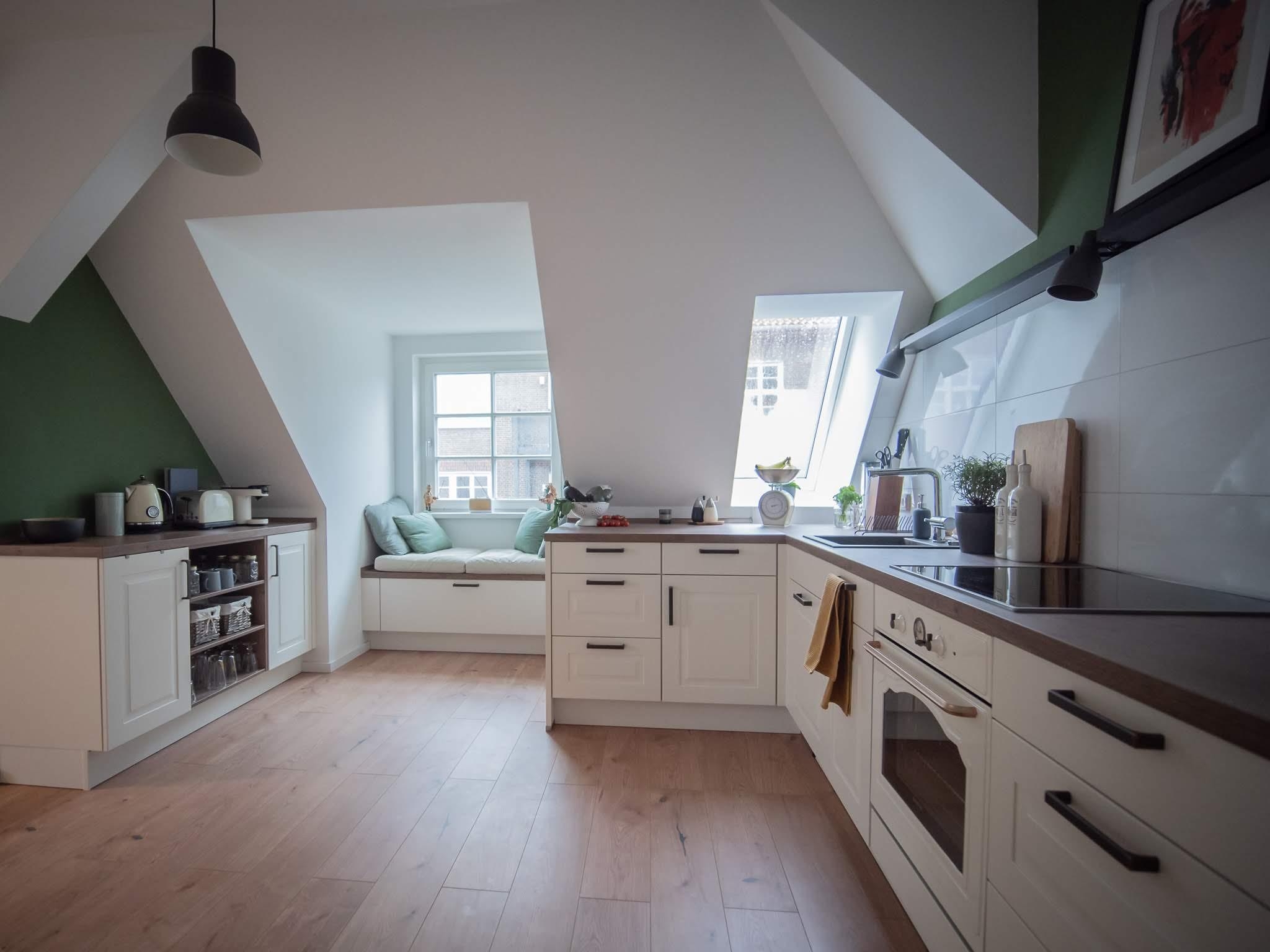 Mittel- und Treffpunkt unserer Wohnung. #kitchenlove #sitzecke #couchstyle