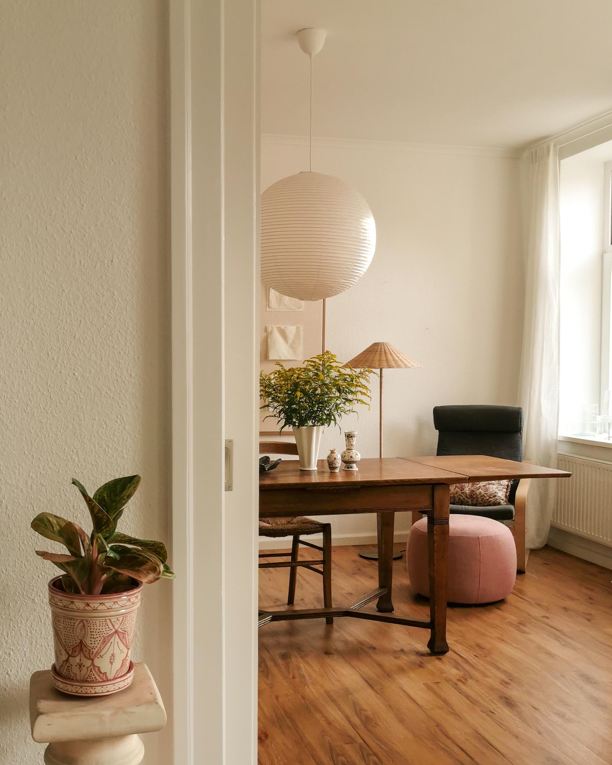 Mittlerweile sind Lampen im Esszimmer eingezogen #umzug #neuewohnung #lampen 