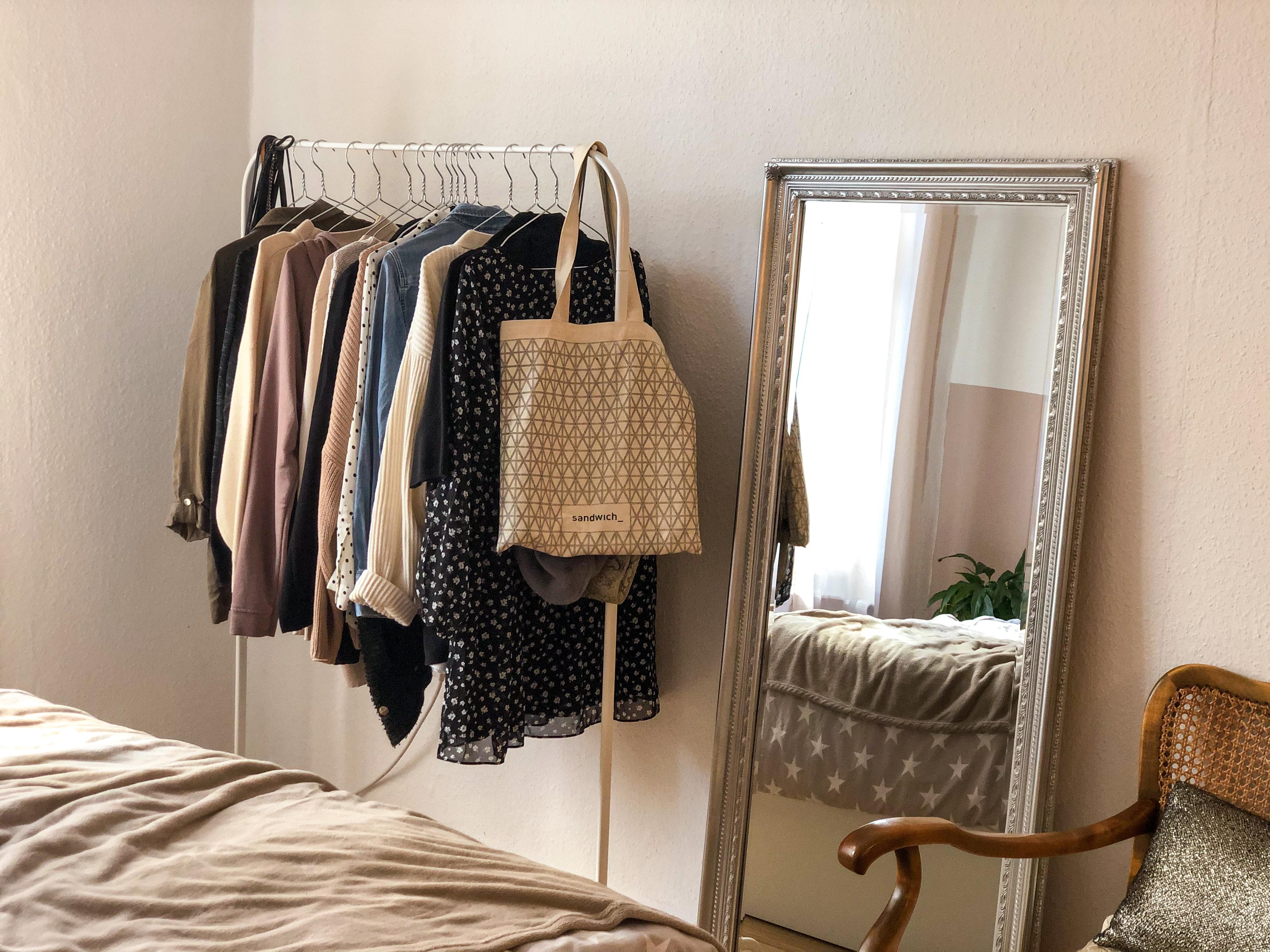 Mix aus neu und alt ✨
#kleiderstange #mirror #bedroom