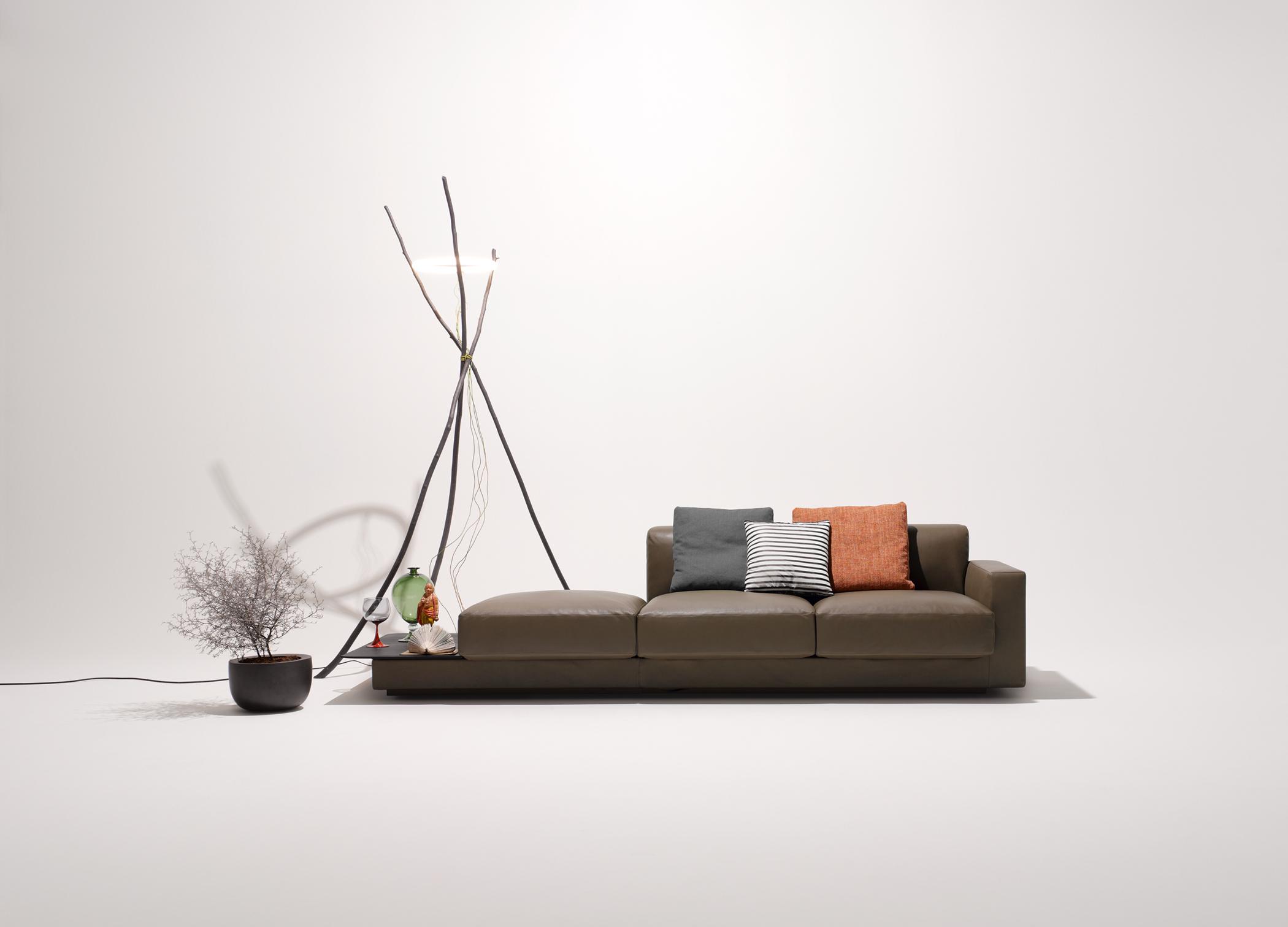 Moderne Sitzecke #ecksofa #pflanzendeko ©Walter Knoll, Designer: EOOS