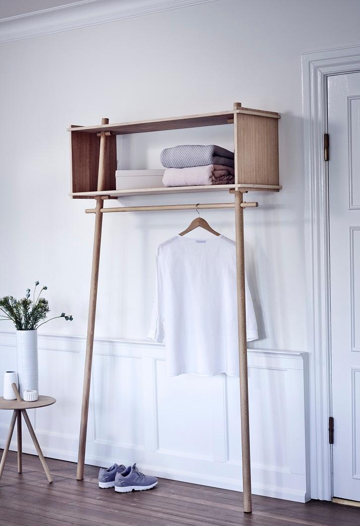 Moderner Kleiderständer TÖJBOX von WOUD #kleiderständer #garderobe #garderobenständer #skandinavischesdesign ©WOUD