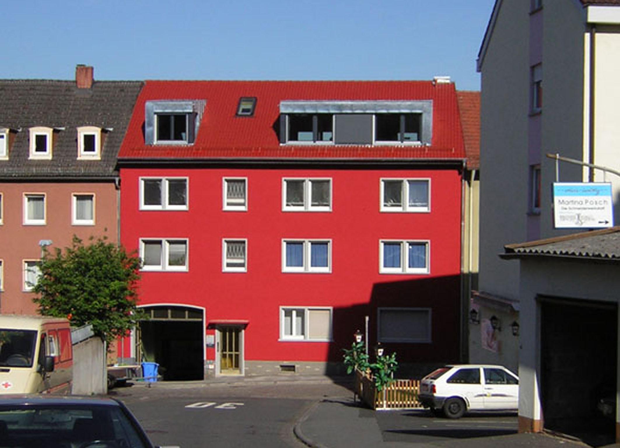 Modernisierung und Dachausbau 60er Jahre Wohnhaus #dachausbau ©Resonatorcoop