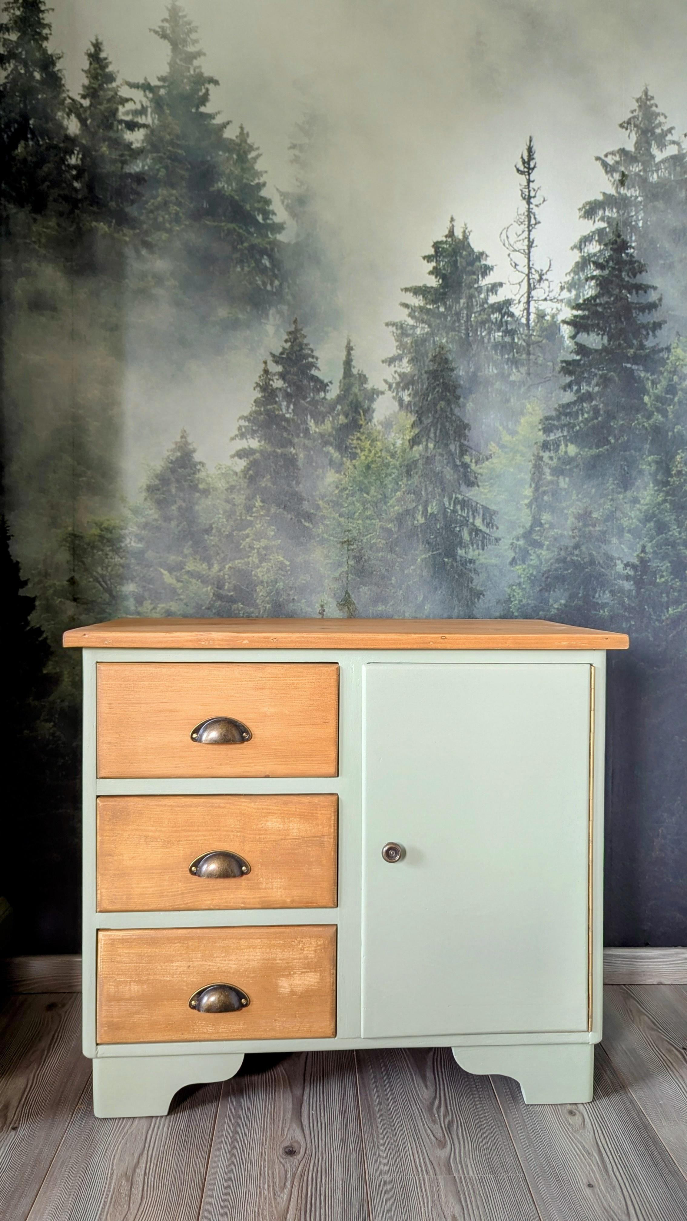 #möbel #kidsroom #ausaltmachneu #Vliestapeteninspo #möbelupcycling