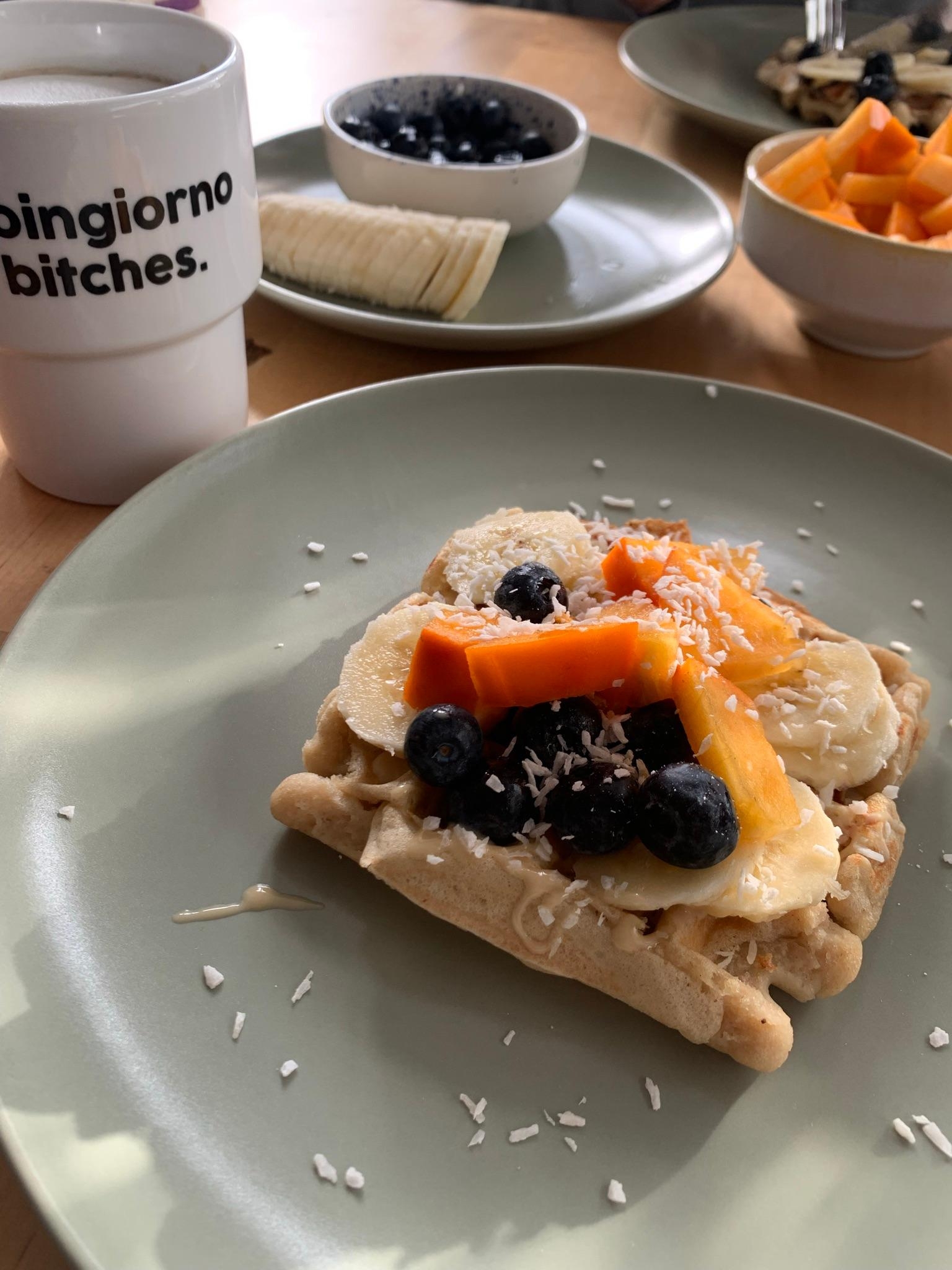 Moingiorno! Vegane Waffeln und Kaffee = Love 🤍 #frühstückstisch #foodchallenge