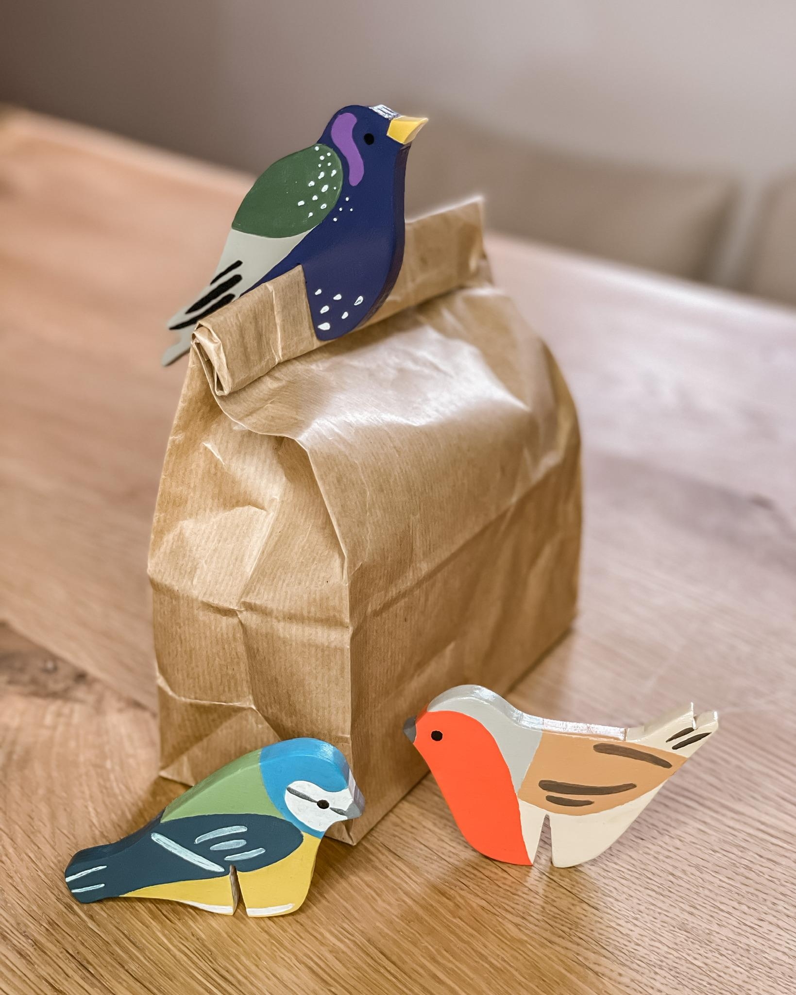 Montags - #diy 🐥🕊🐦
Drei kleine Vögel, die ich aus Holzresten zu Geschenk- oder Packungsverschlüssen gemacht habe. 