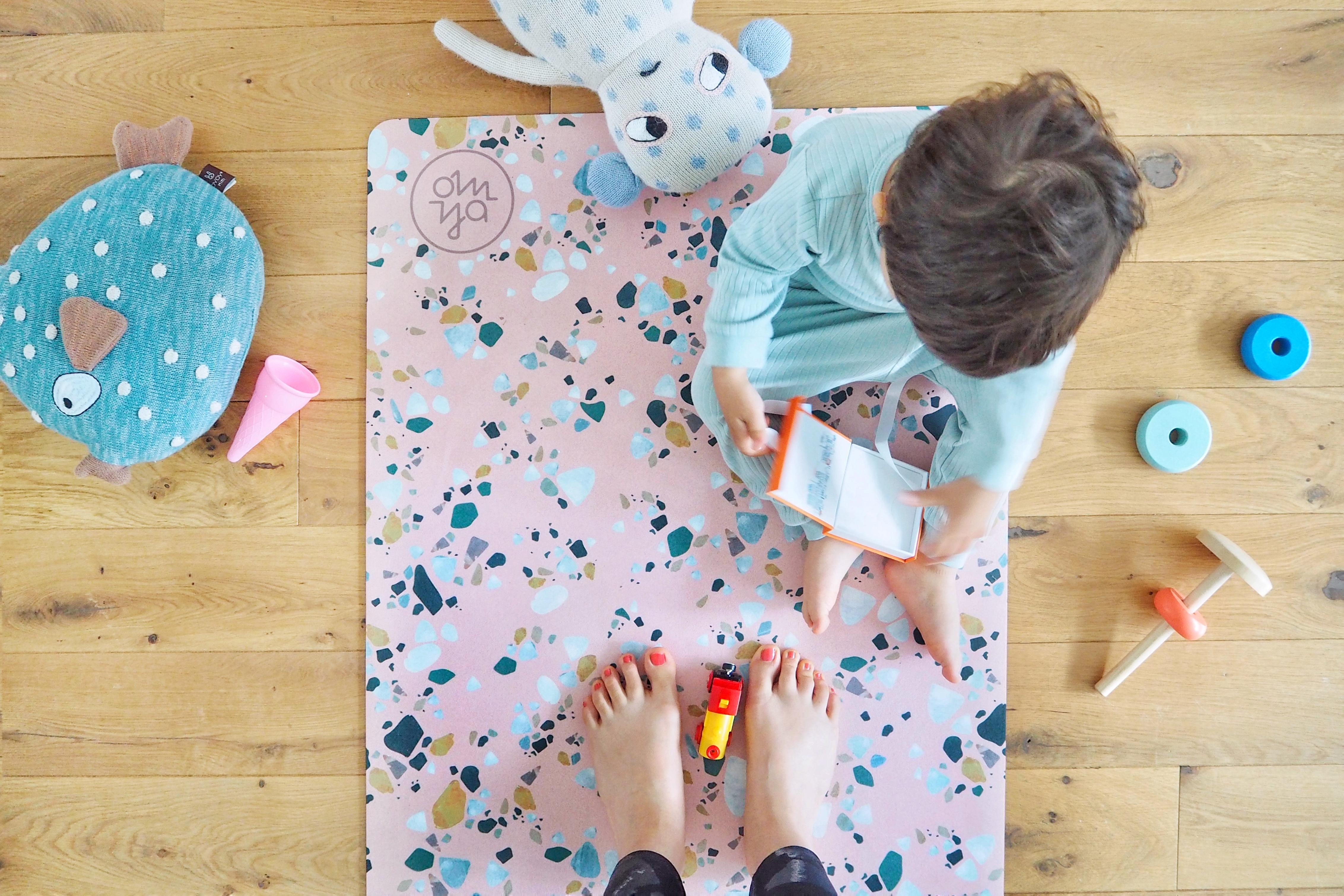 Montagsmüdigkeiten vertreiben mit Yoga und Spielzeug!
#yoga #lebenmitkindern