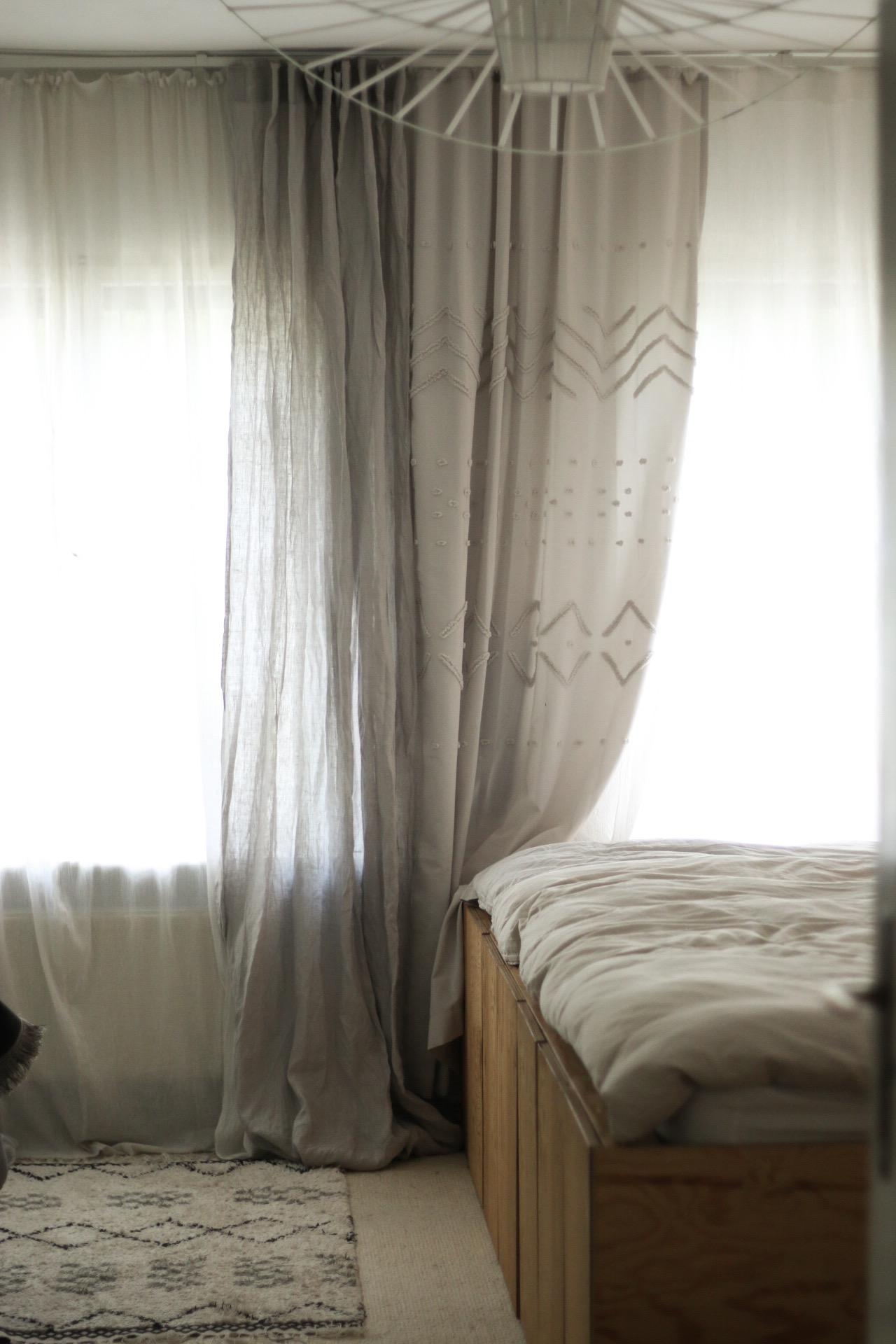 Mood 
#bedroom #mybohohome #bohostyle #bettpodest #familybed