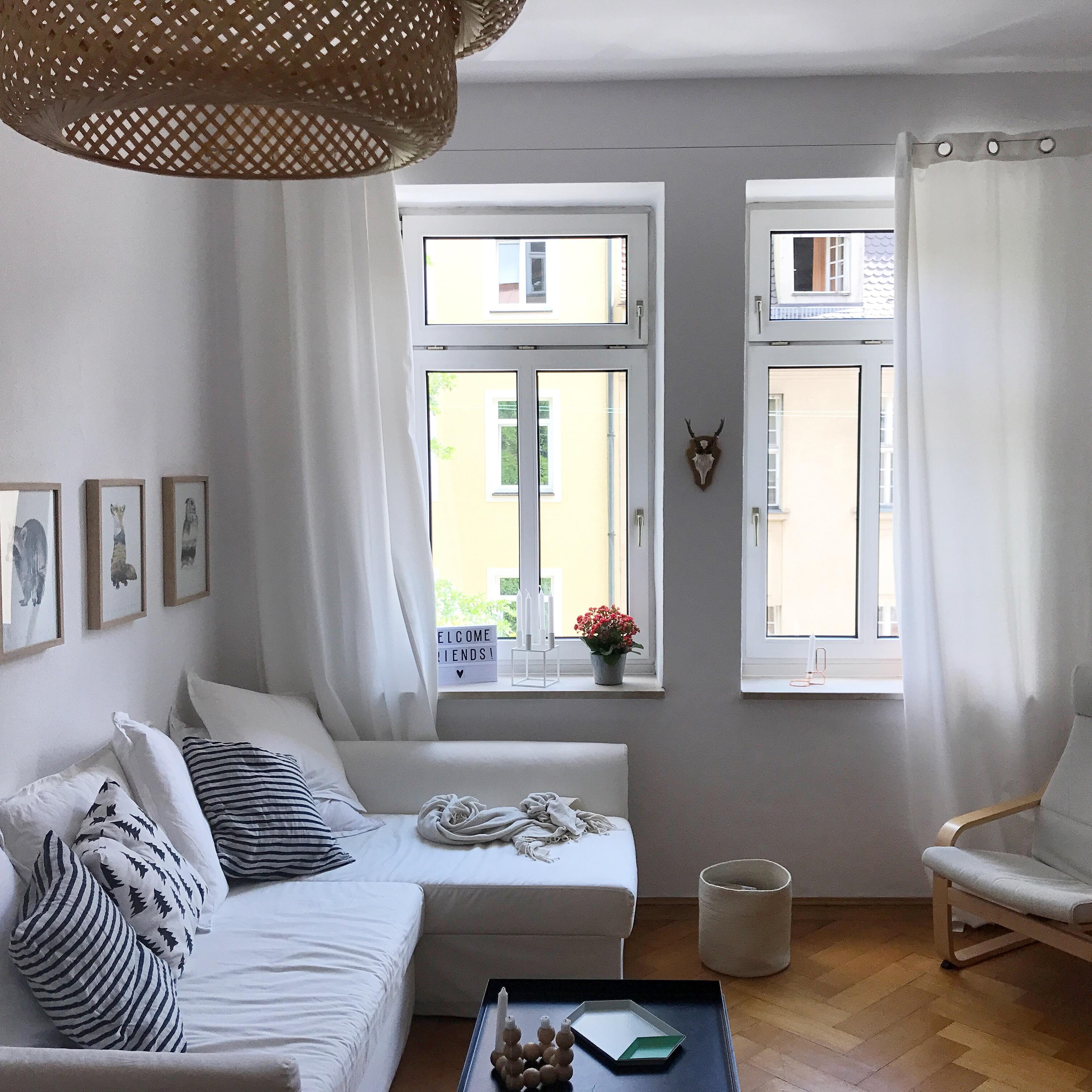 MorgenRuhe

#wohnzimmer #couchstyle #sofaliebe #altbau #whiteliving #scandinaviandesign #ruhe
