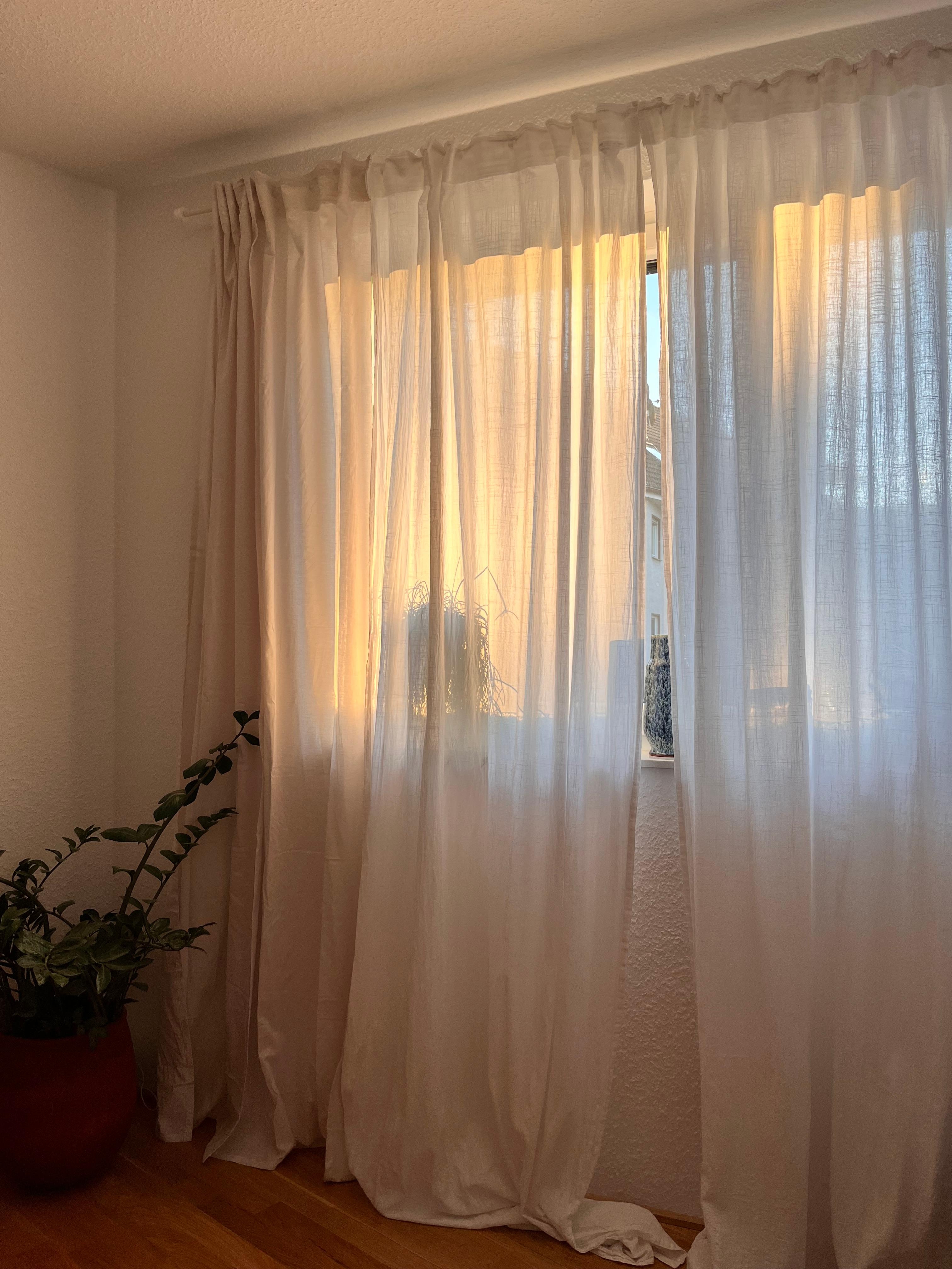 Morning lights ☀️
#morningsun #bedroom #curtains