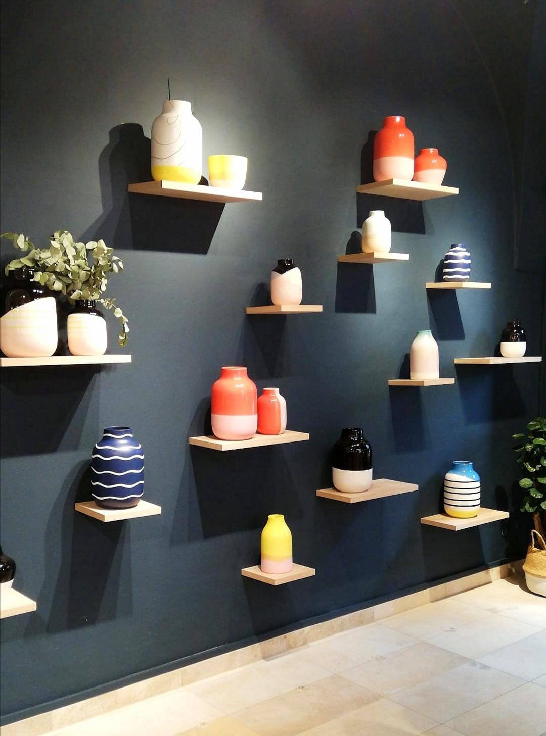 #motelamiio #newshop #interiordesign #porcelaindesign #handmade #porcelain #porcelainloves #decor #decoration 