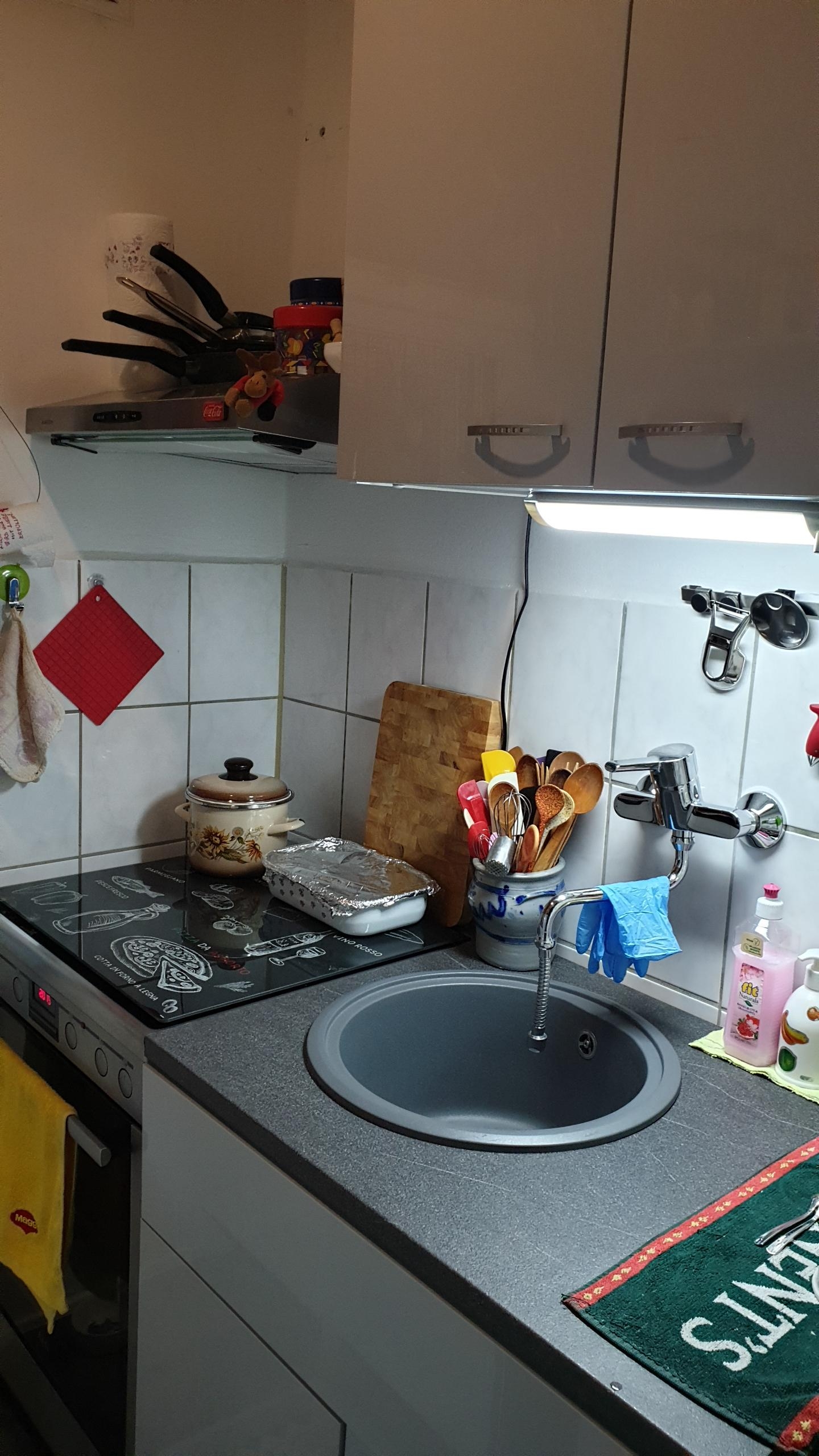 My tiny kitchen
#granitspüleplatos #klarstein #aeg #ikea