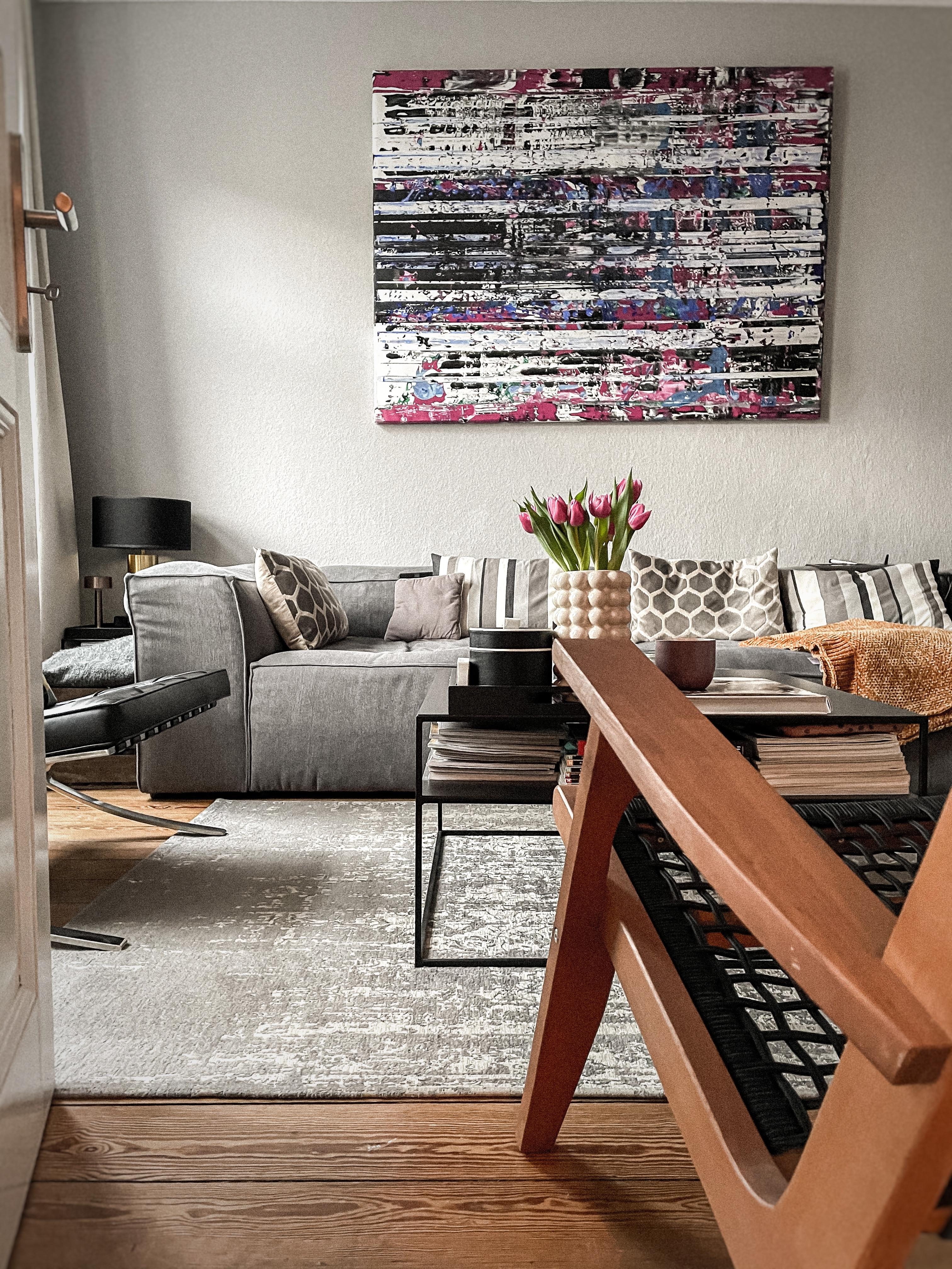 Myhappyview #interior #altbauliebe #design #chair #couch #couchstyle #blumen #design #kunst