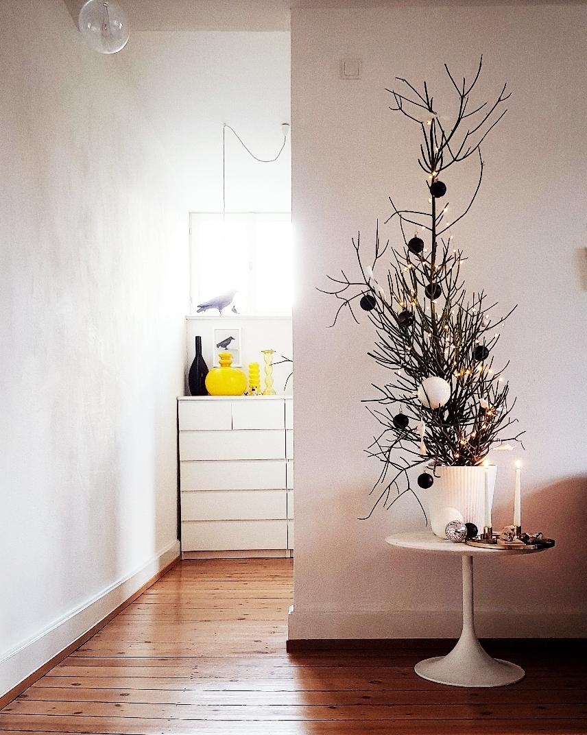 nadelt nicht. #kakteen #minimalismus #monochrom #weihnachtsdeko #weihnachtsbaum für wüstenfreunde