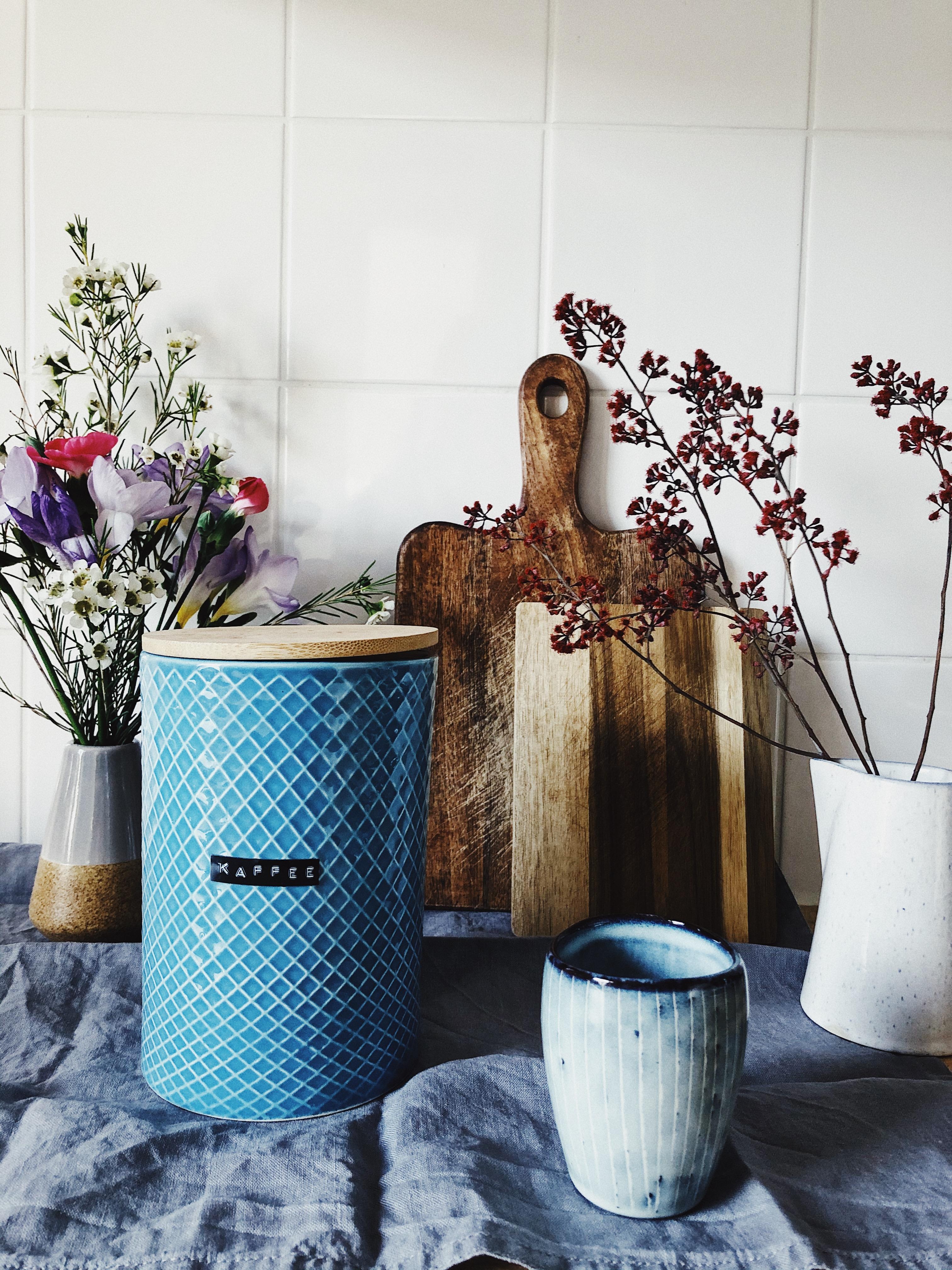 NATURAL
#Holzbretter #Küche #Blumen #Keramik