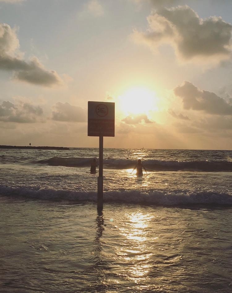 #naturliebe - weil das Meer in mir Faszination und Respekt zugleich auslöst. #travelchallenge #telaviv
