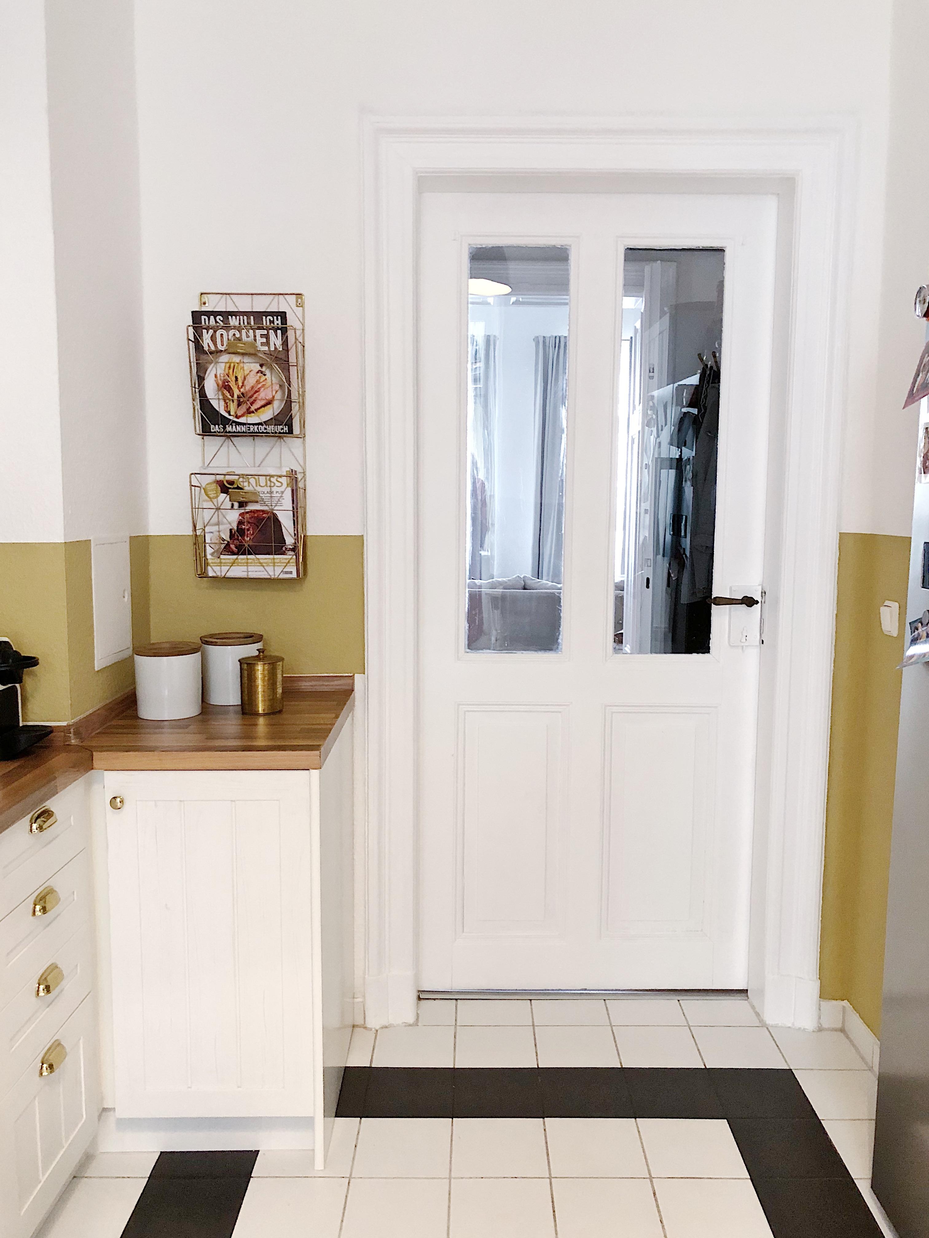Neu gestrichene Küche. #kitchen #schönerwohnen #caramel #altbau 