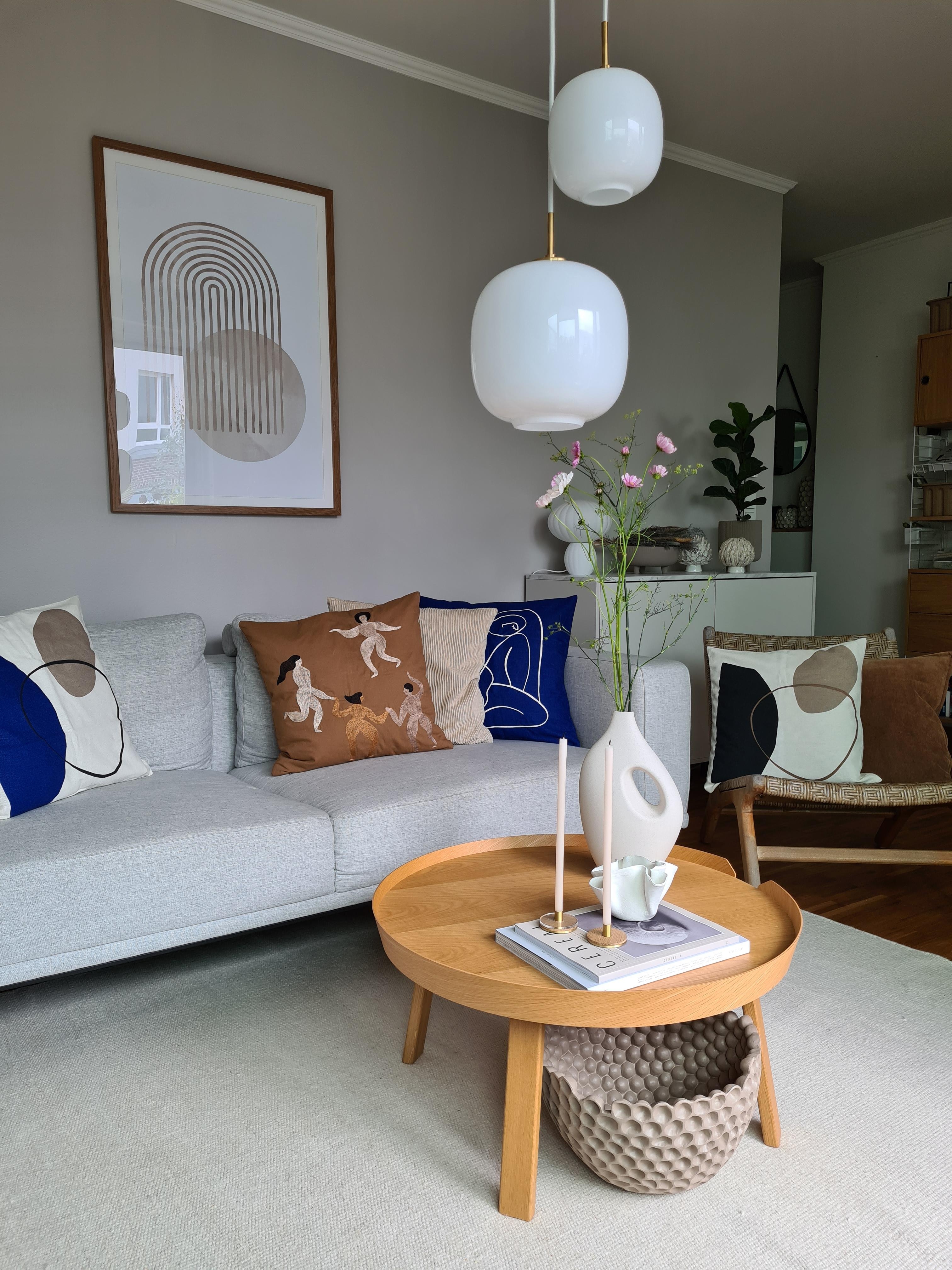 Neue Farben im Wohnzimmer

#livingroom #wohnzimmer #couchstyle #myhome 