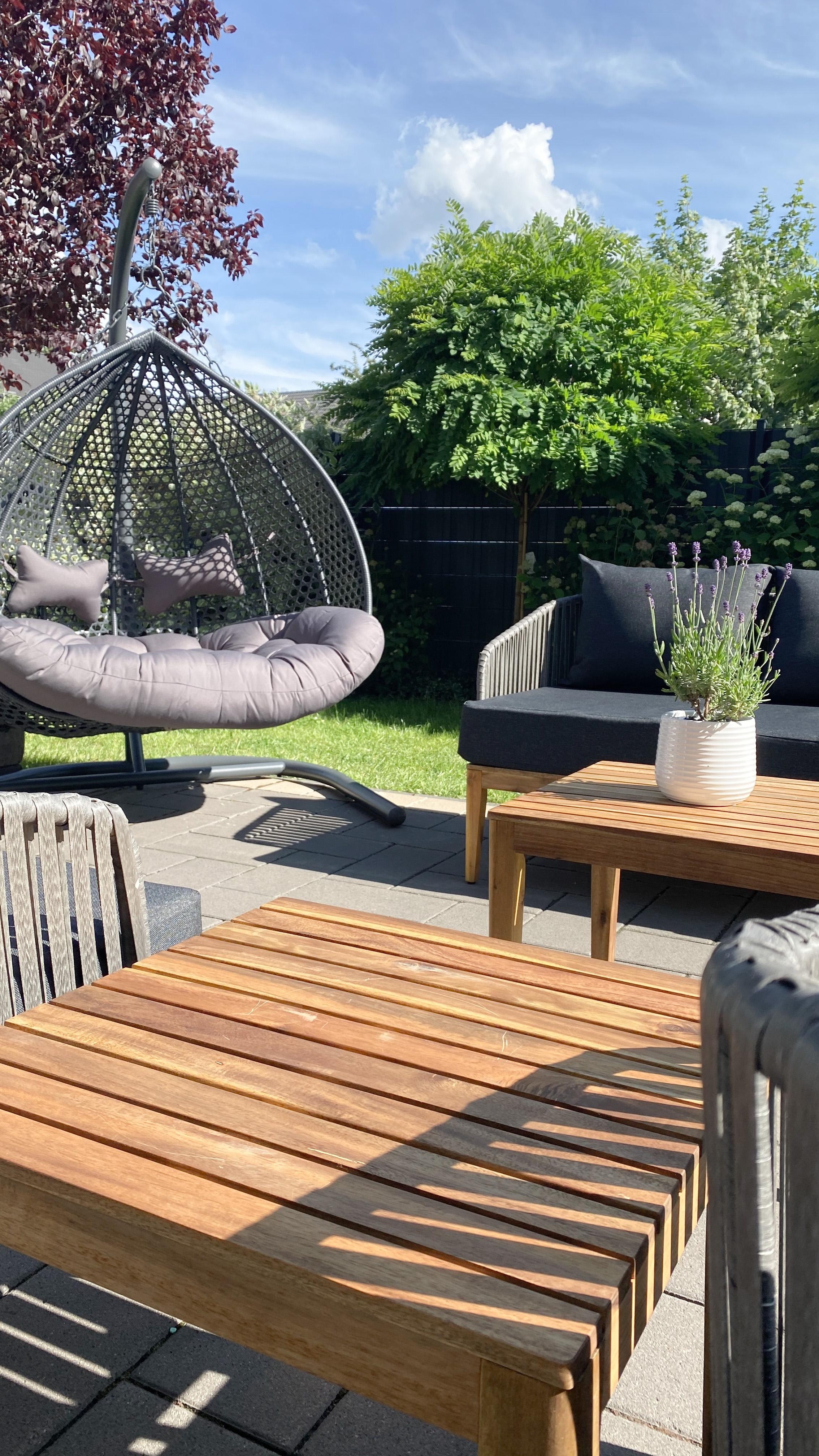 Neue #Gartenmöbel sind da, so #happy 
#gartenlounge #Feierabend #Wochenende #chillmodus #lavendel #cocktail #garten 