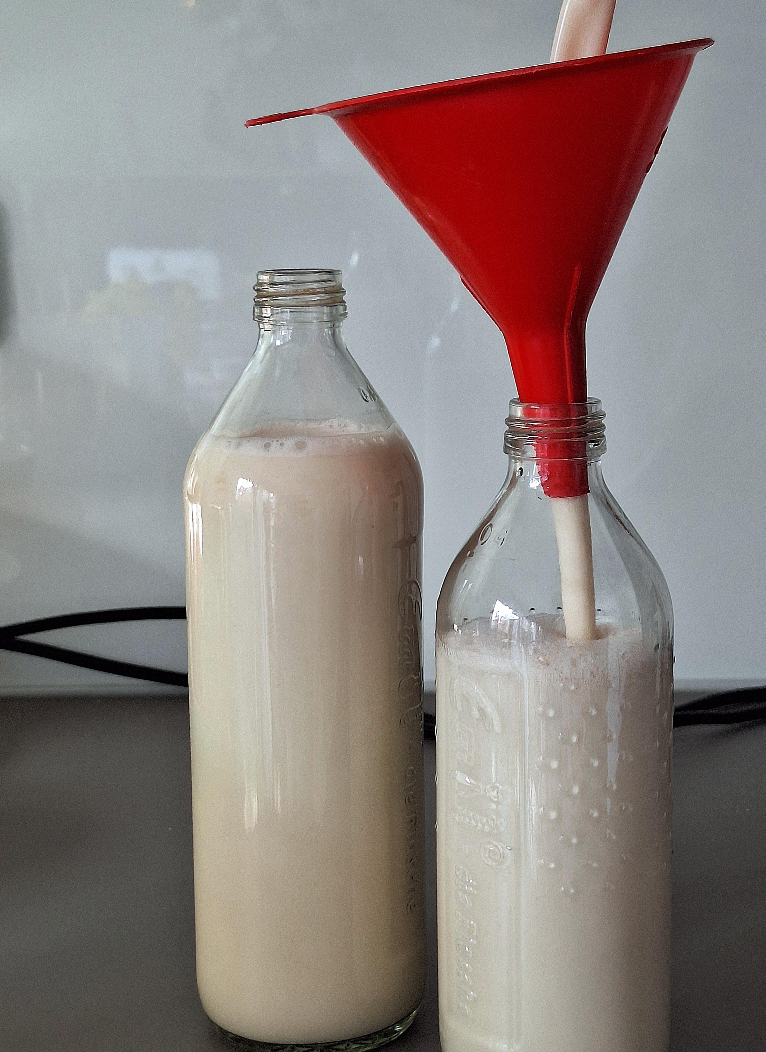 .Neue Portion Hafermich.
#Hafermilch #pflanzlicheMilch #keineKuhmilch #selbstgemacht #nowaste