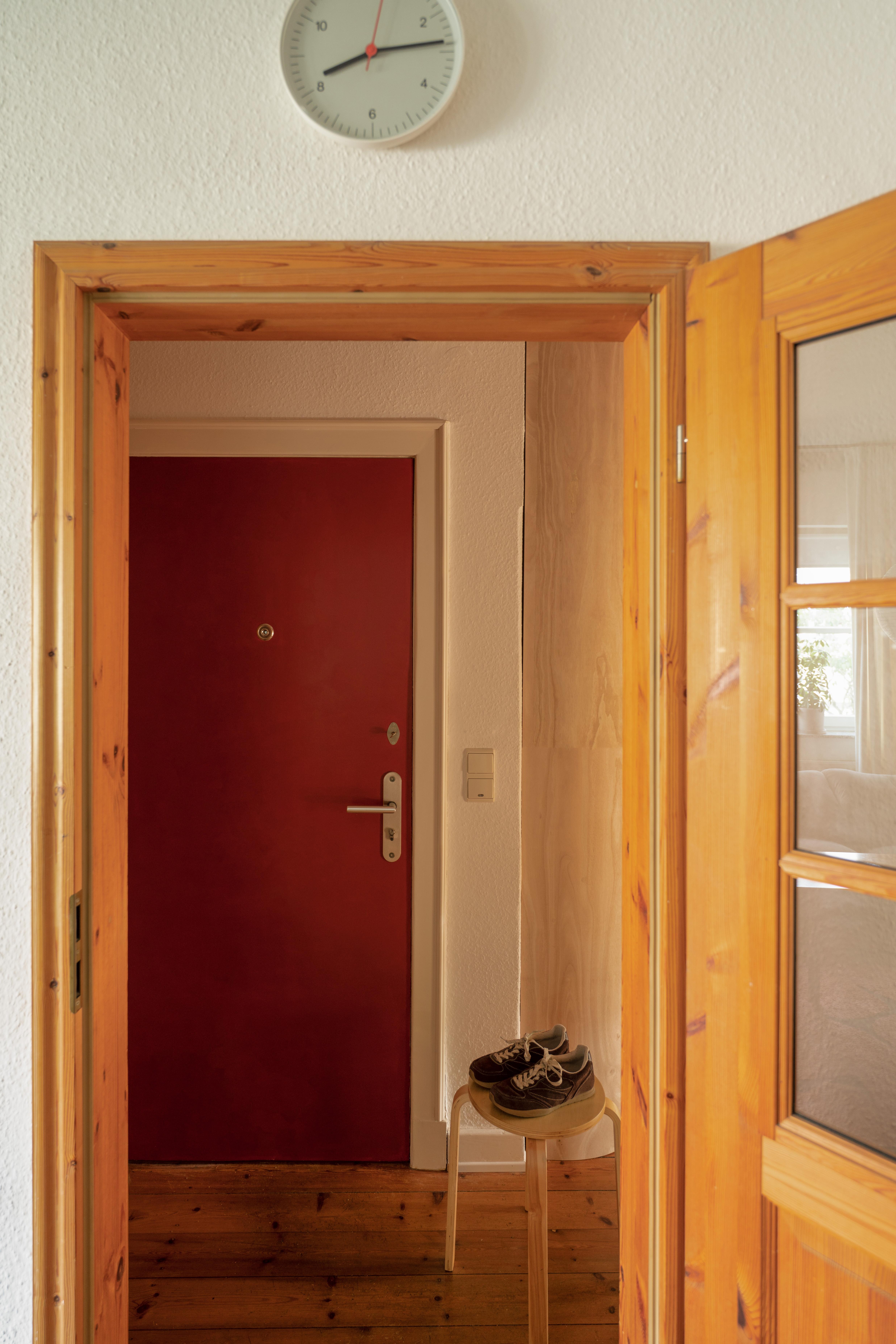 Neuer Anstrich für die Tür 🎈 #doormakeover 