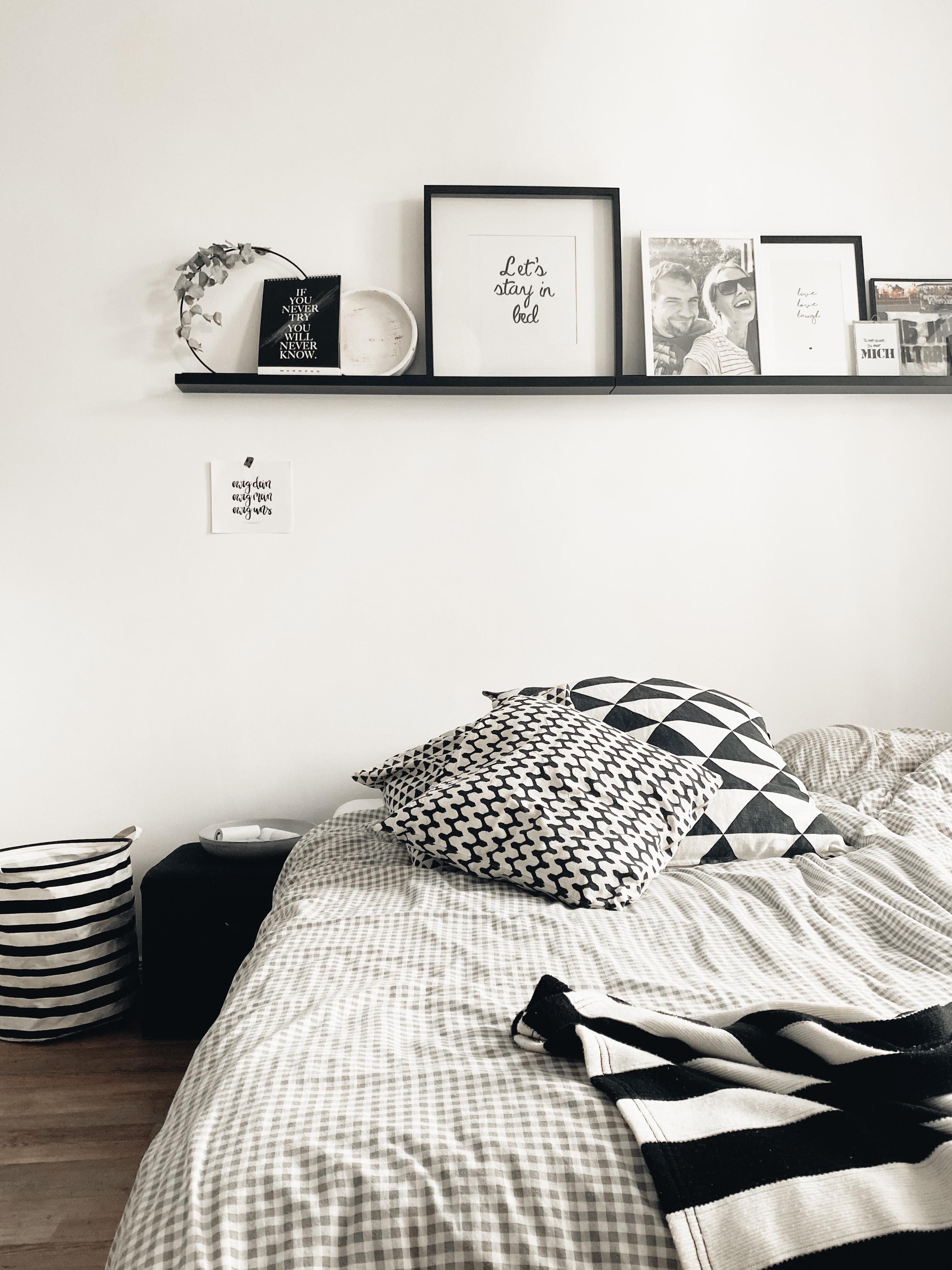 Neuer Look im Schlafzimmer #blackandwhite #couchliebt #whiteliving #bedroom
