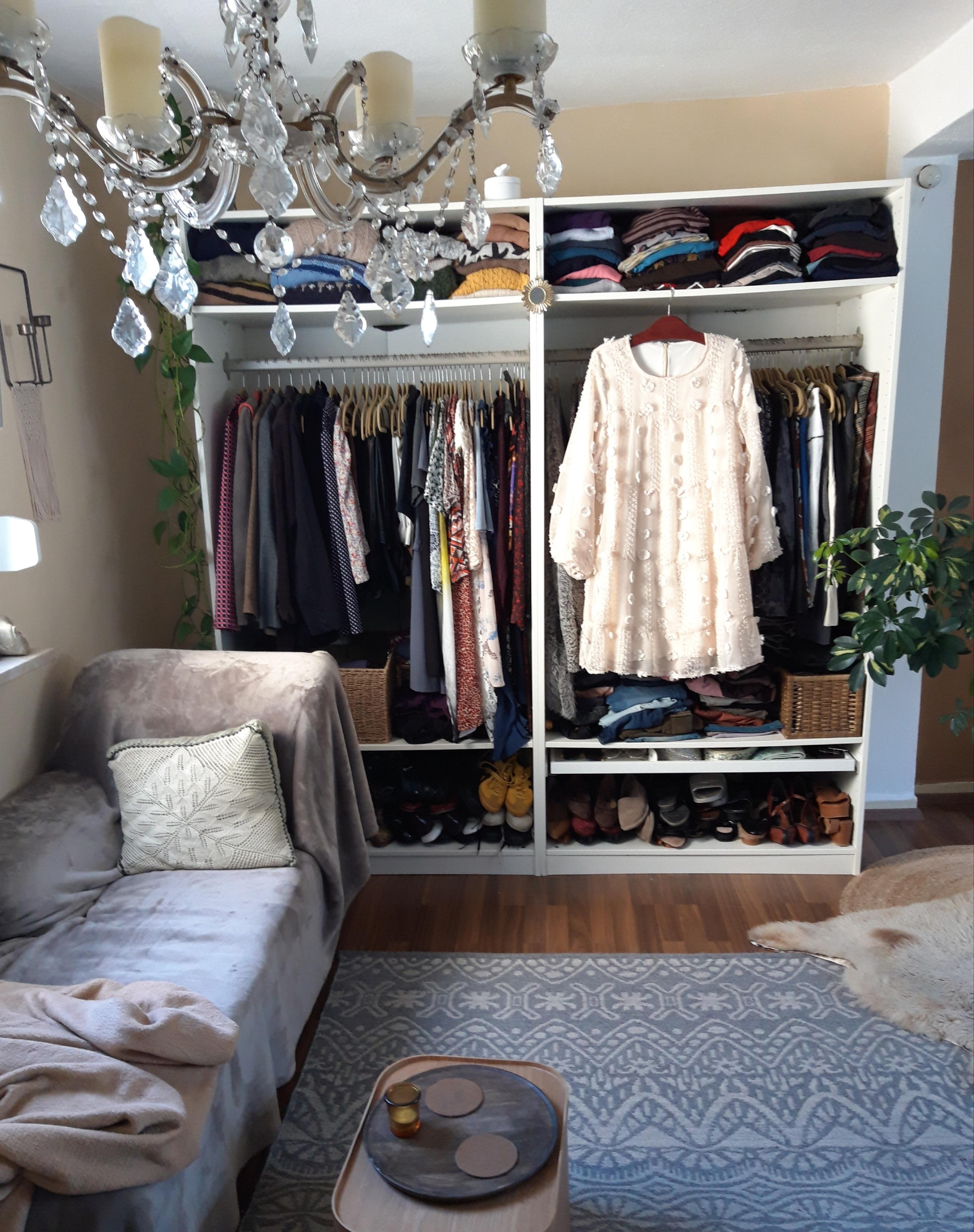 neues #Kleidchen 👗
#Schlafzimmer #Kleiderschrank #sommerkleid #altbau #romantisch #3dkleid