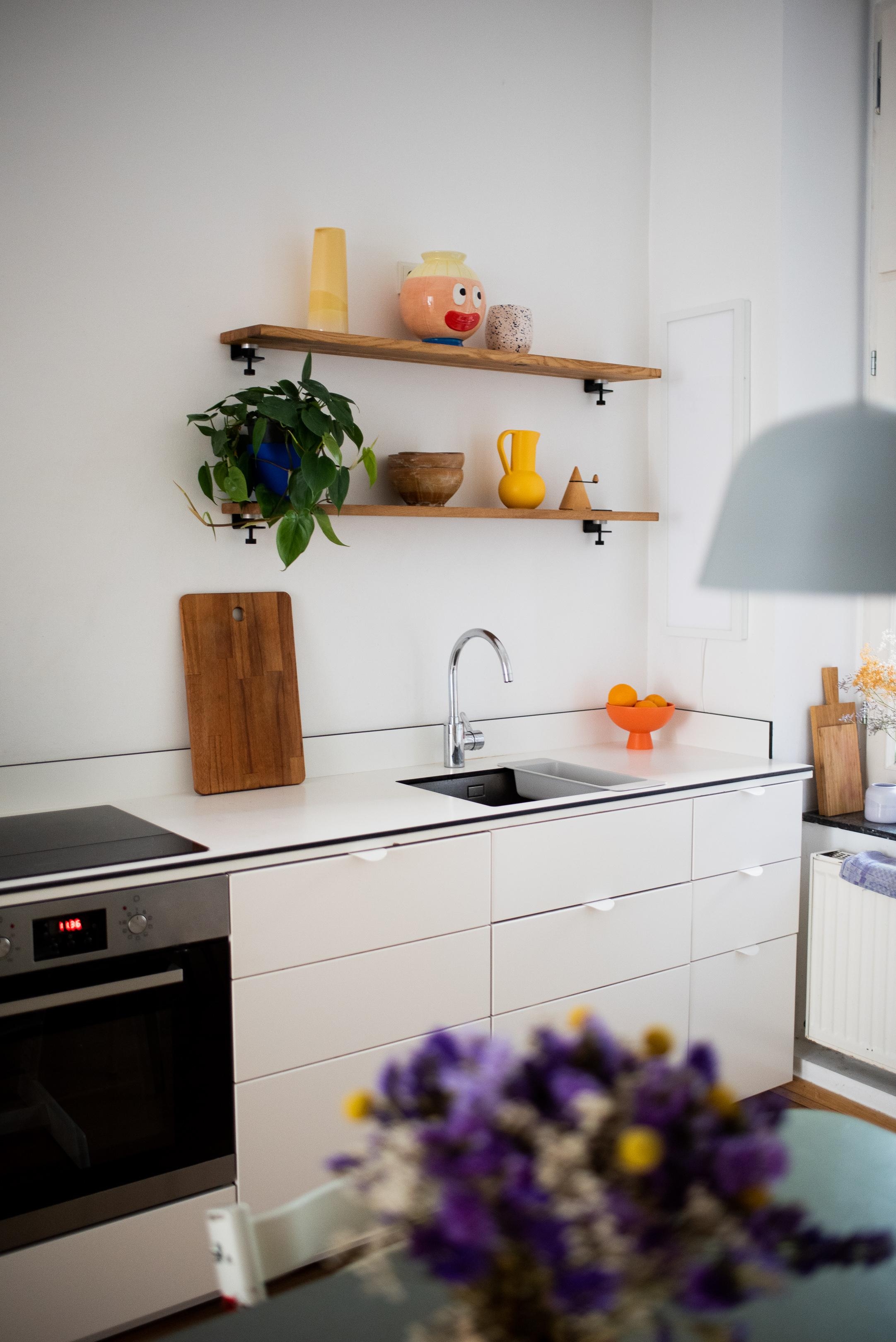 neues Regal ist eingezogen #kitchenstyle #küche #wohnküche #regal #kitcheninspiration #interior