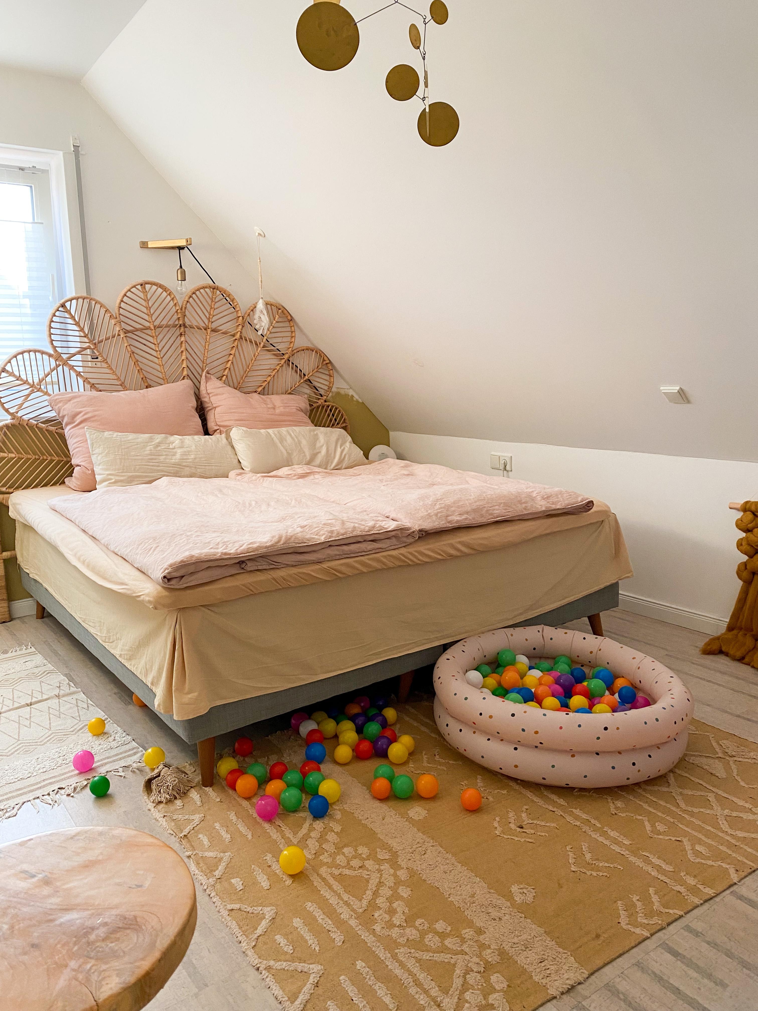 Neues Schlafzimmer, Platz für Farbe oder? 
#schlafzimmer #bedroom #couchstyle 