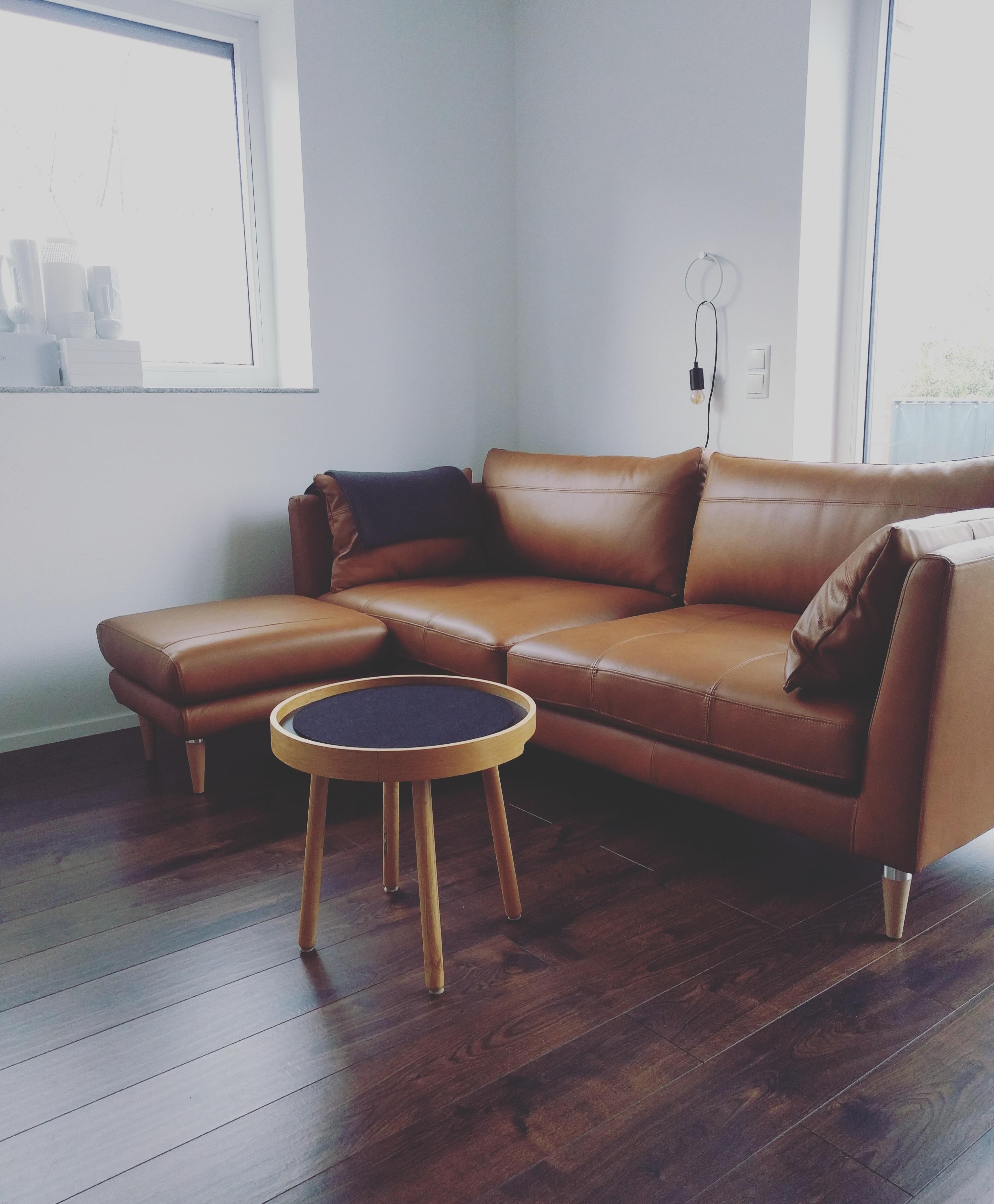 Neues Sofa 🧡....I am in love #echtleder#couch#couchstyle#interior#minimalistisch#wohnzimmer#sofa#dekoinspiration#braun