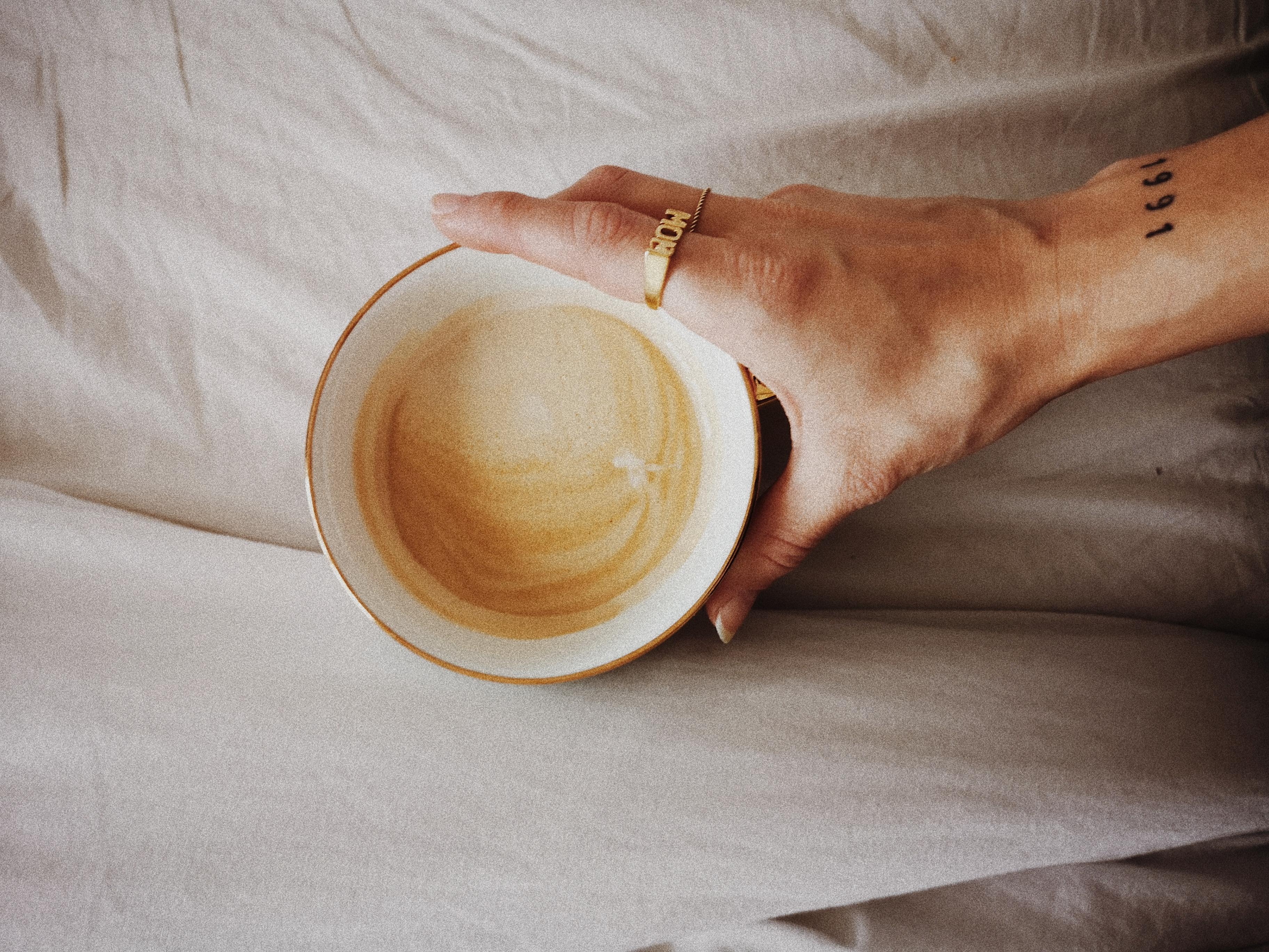 Never without #coffee #coffeelove #coffeemug #photography #minimalism #couchstyle #ink #tattoo #kleinestattoo